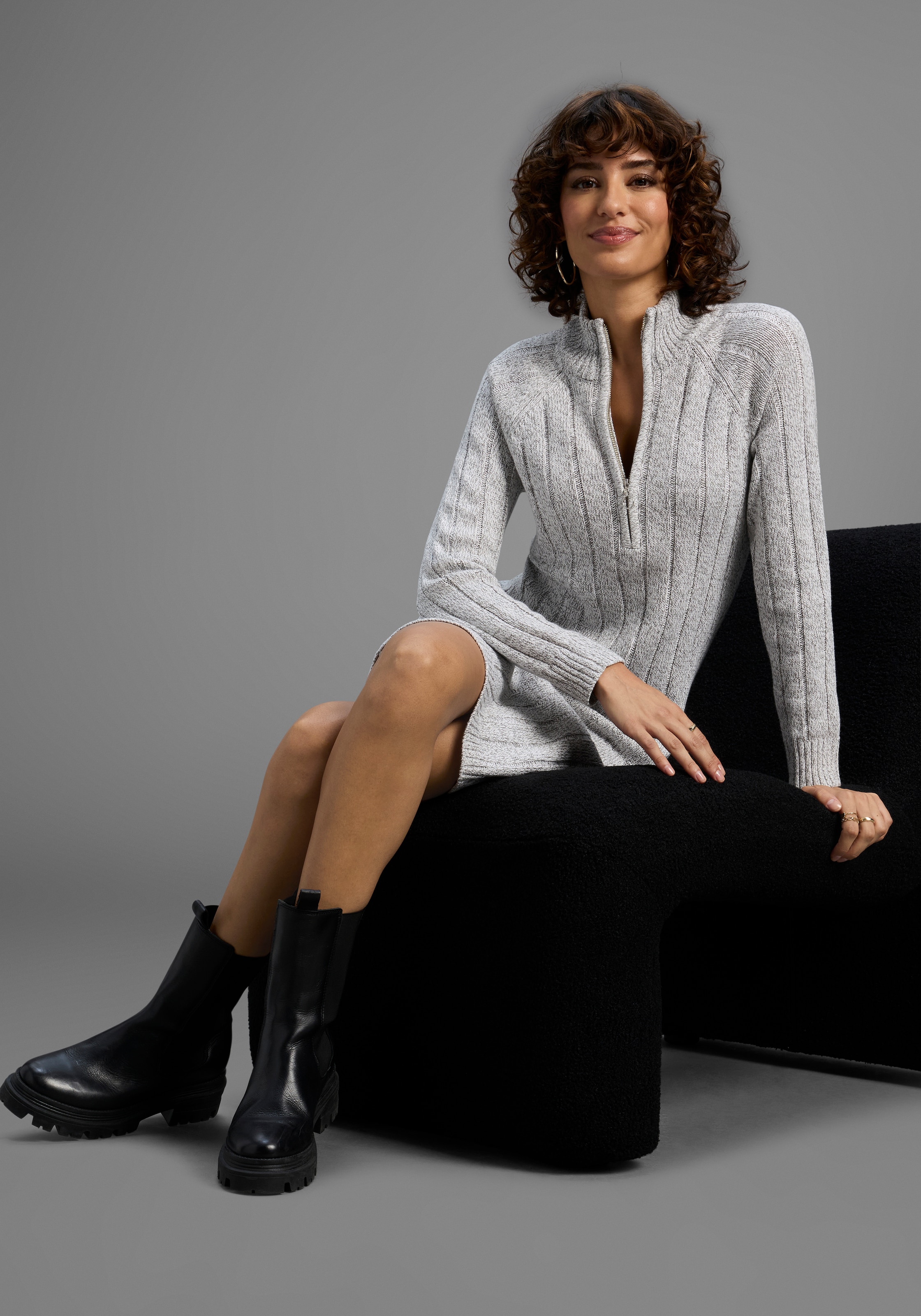 Laura Scott Strickkleid, mit Troyer-Ausschnitt in Rippstrick - NEUE KOLLEKTION