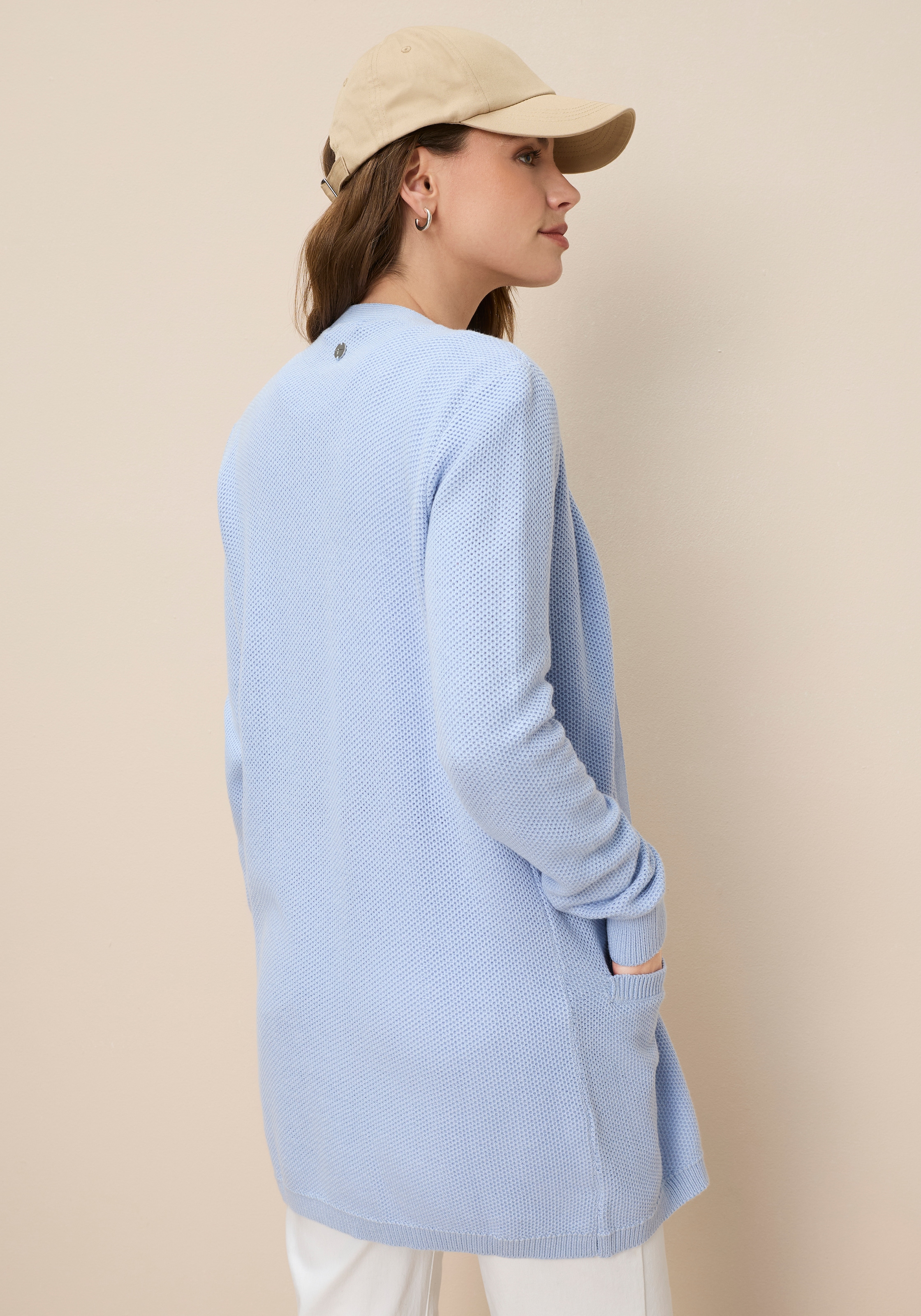 Tamaris Strickjacke mit Taschen und moderner Perlstrickstruktur