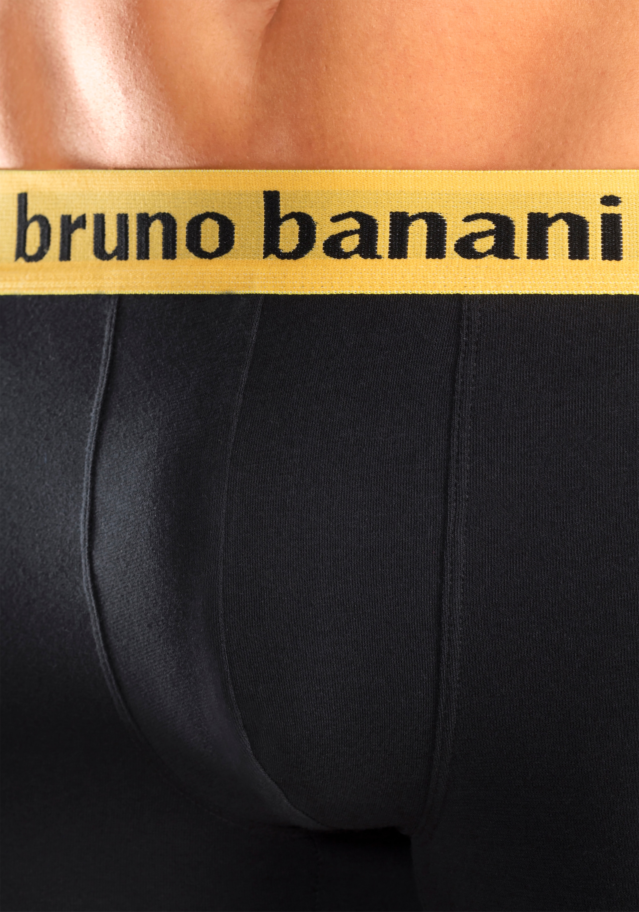 Bruno Banani Boxer »Unterhose für Herren«, (Packung, 4 St.), mit längerem Bein und auffälligen Logobund