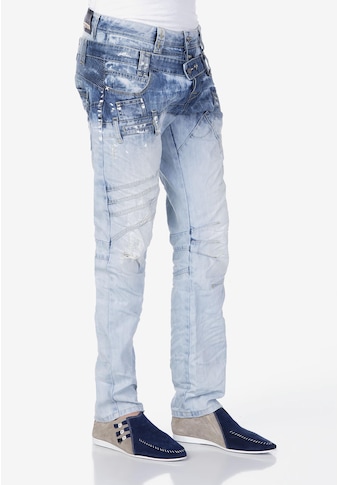 Cipo & Baxx Bequeme Jeans, mit tollen Details in Straight Fit kaufen
