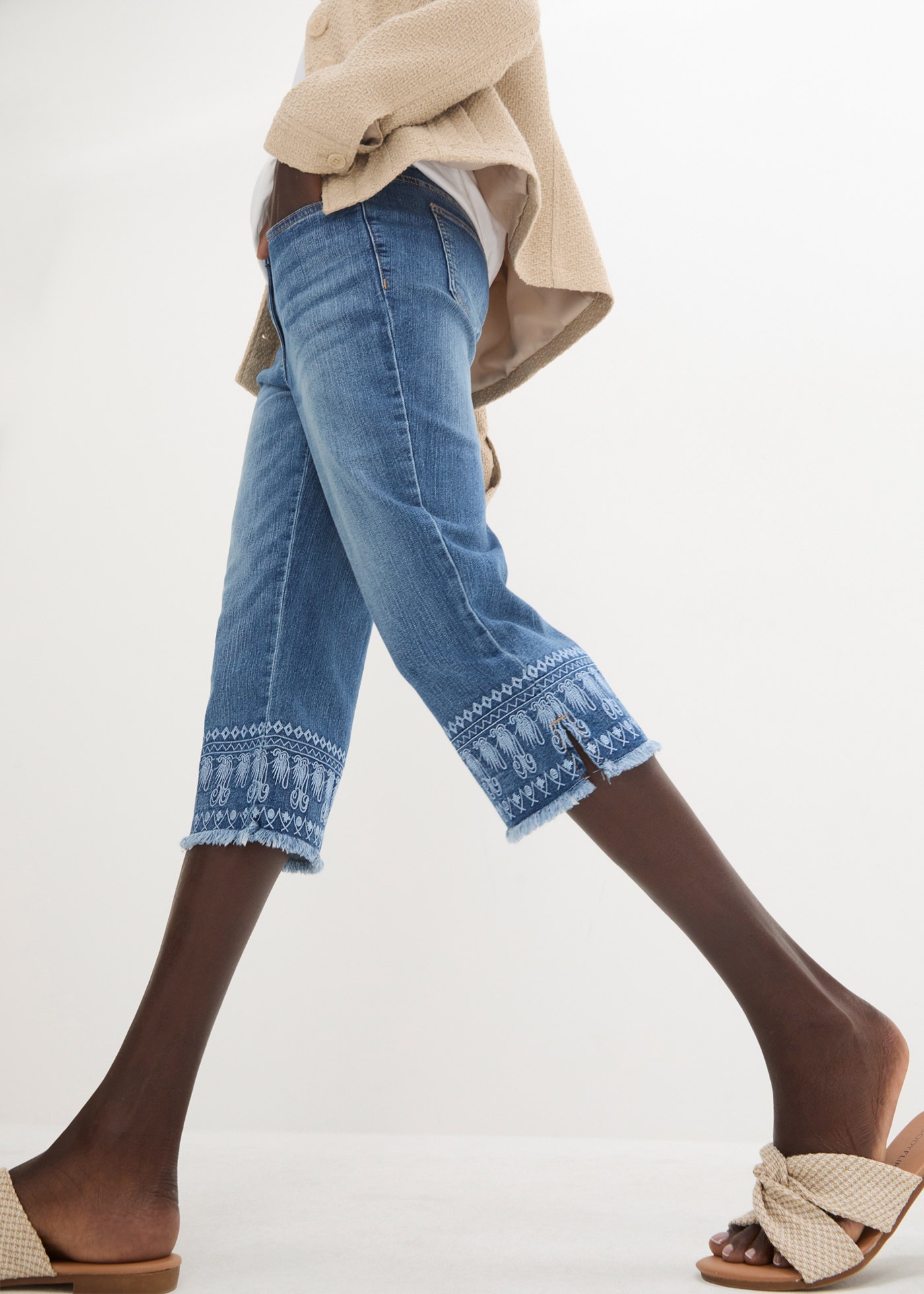 bonprix Caprijeans Slim Fit Passform, Capri-Länge, mit Stickerei günstig online kaufen