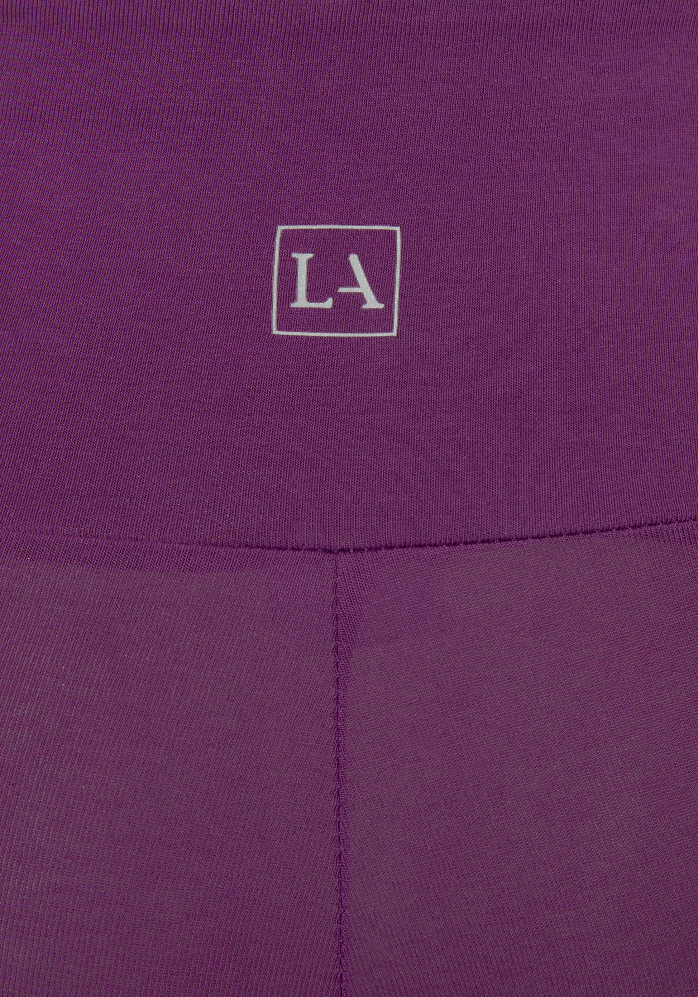 LASCANA Shorts »mit breitem Bündchen«, und Logodruck, Loungewear