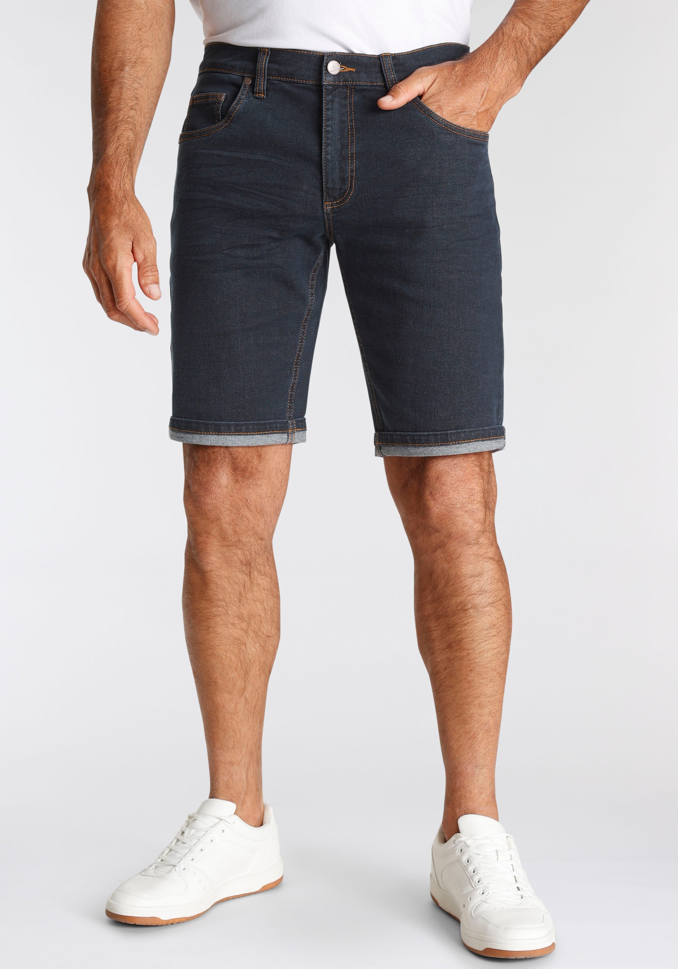 Arizona Jeansshorts, gerader Schnitt, knieumspielende Länge, niedrige Leibhöhe