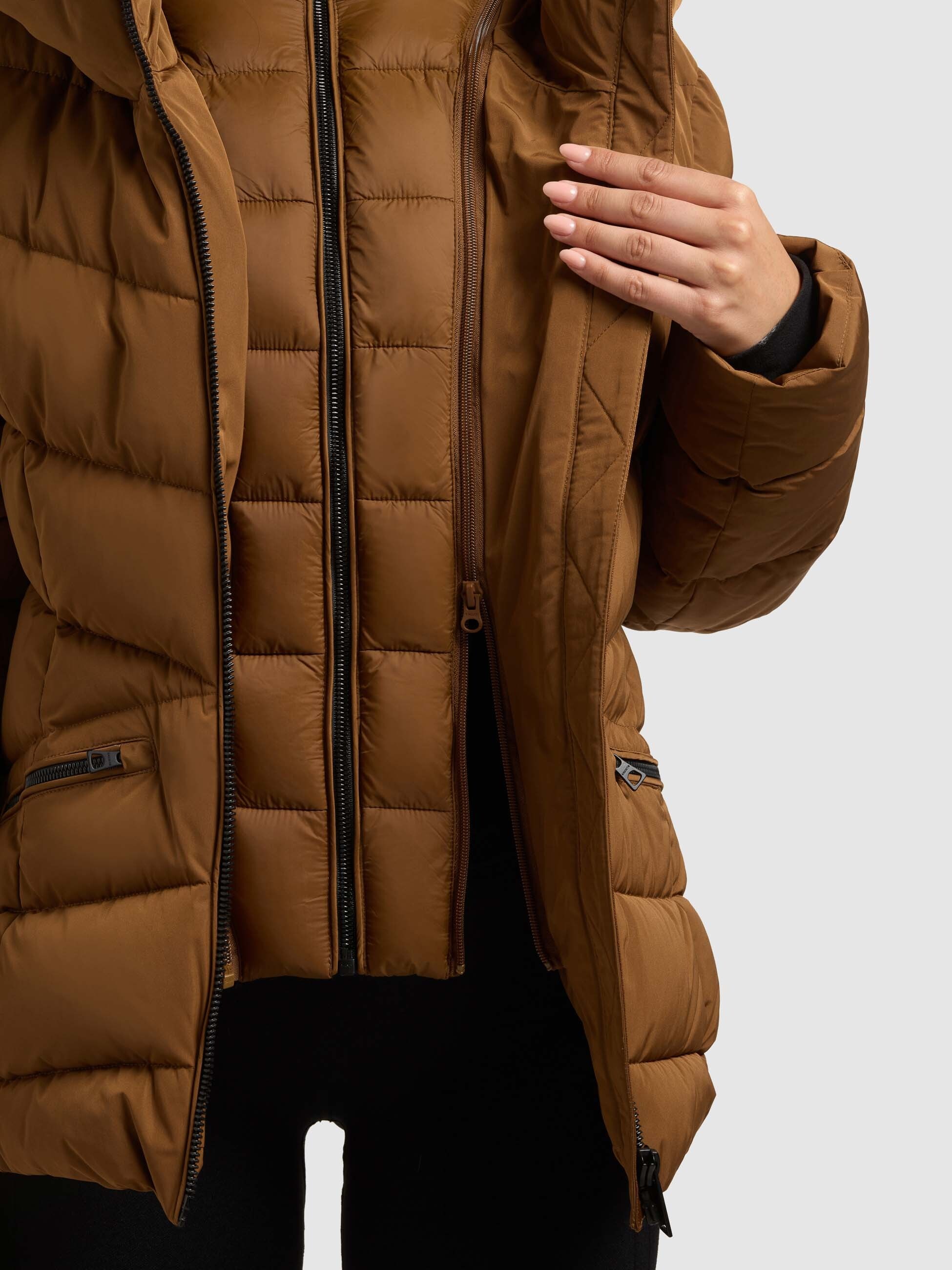 khujo Steppjacke »HERSCH2 - 2IN1 (EINSATZ HERAUSNEHMBAR)« mit Kapuze