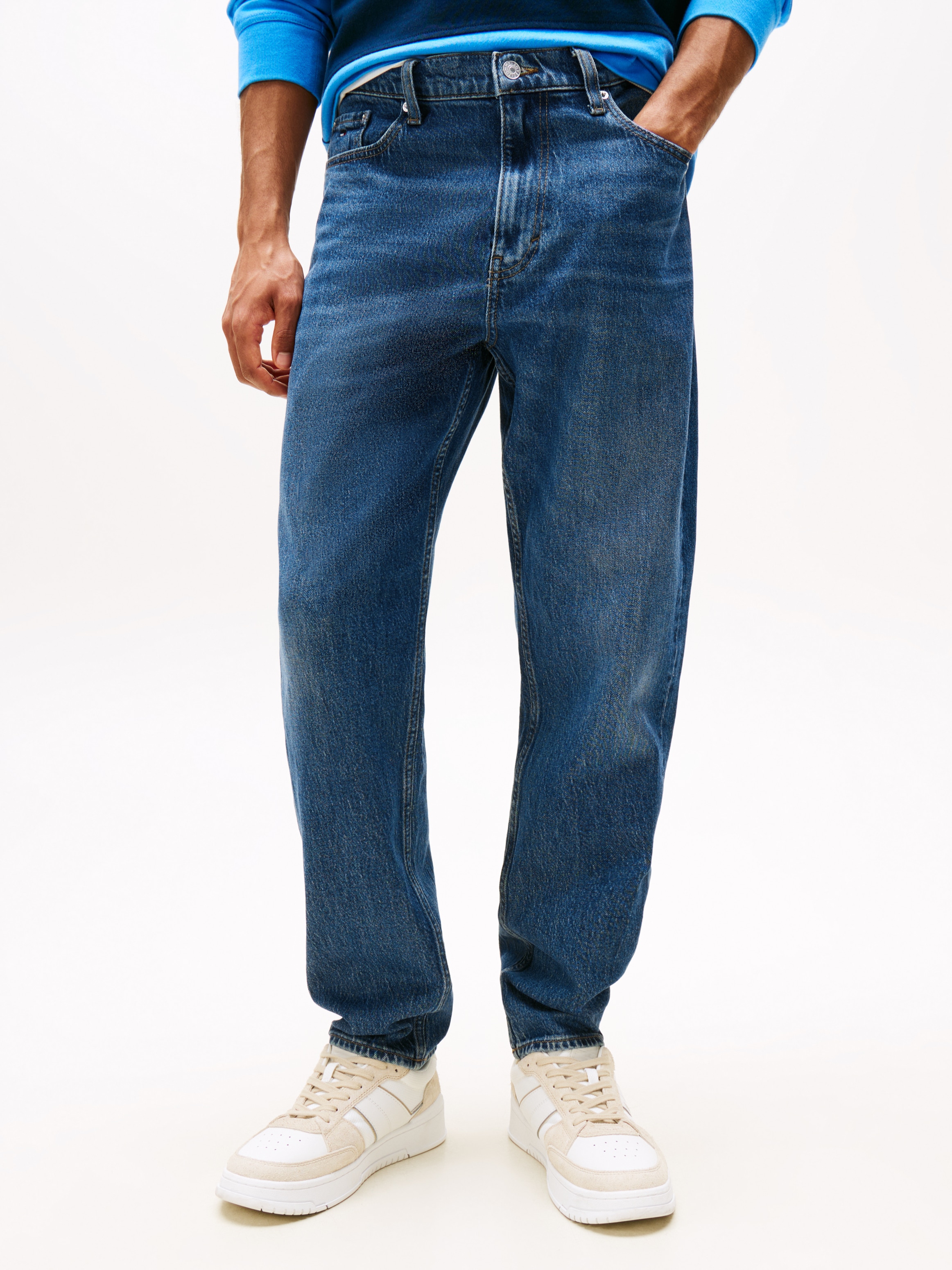 Tommy Jeans Gerade Jeans "Isaac Relaxed Tapered", Mit Gürtelschlaufen günstig online kaufen