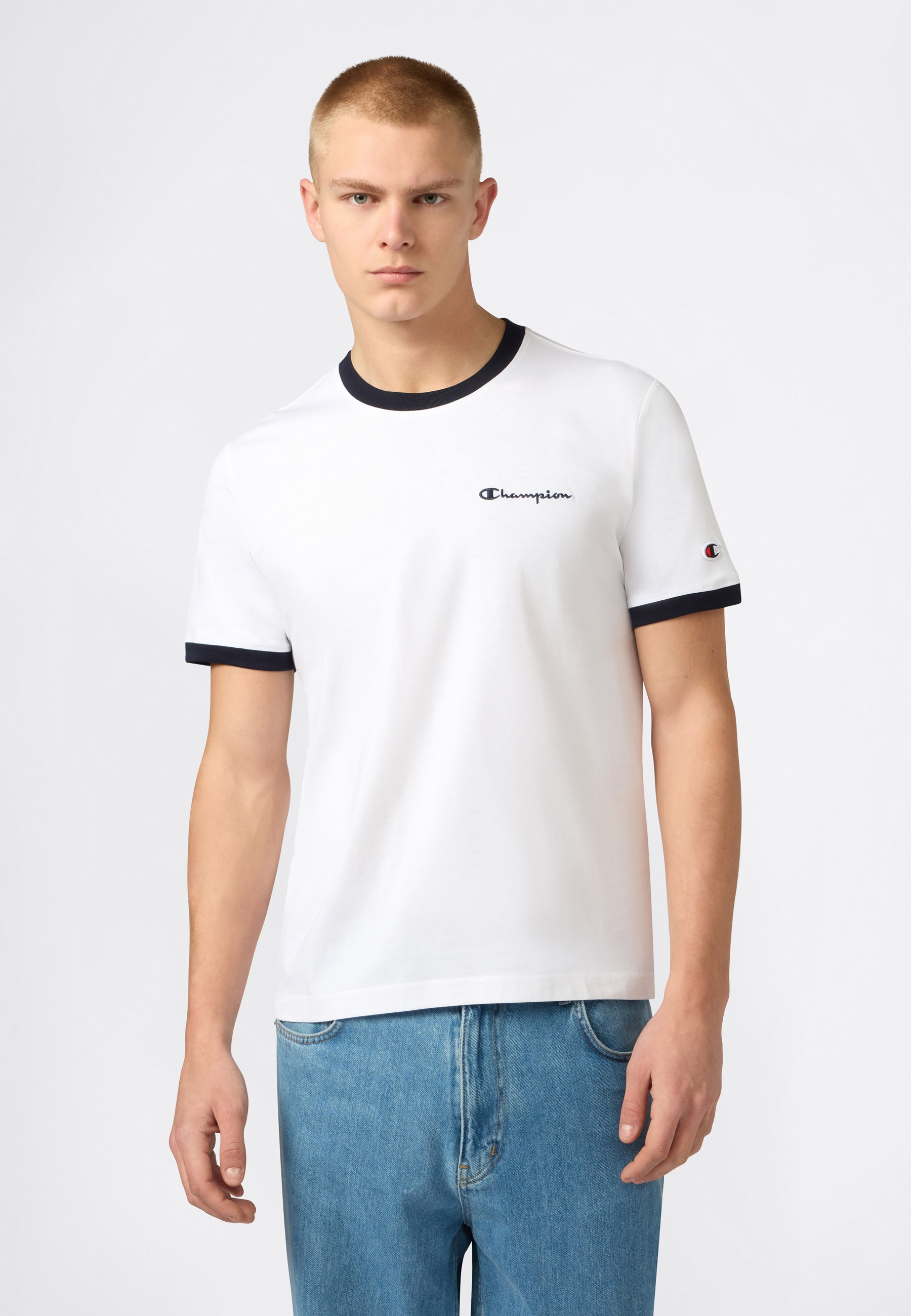 Champion T-Shirt "SPORTSWEAR T-SHIRT Standard Fit" Kurzarmdesign, leichtes Oberteil, aus Baumwolle