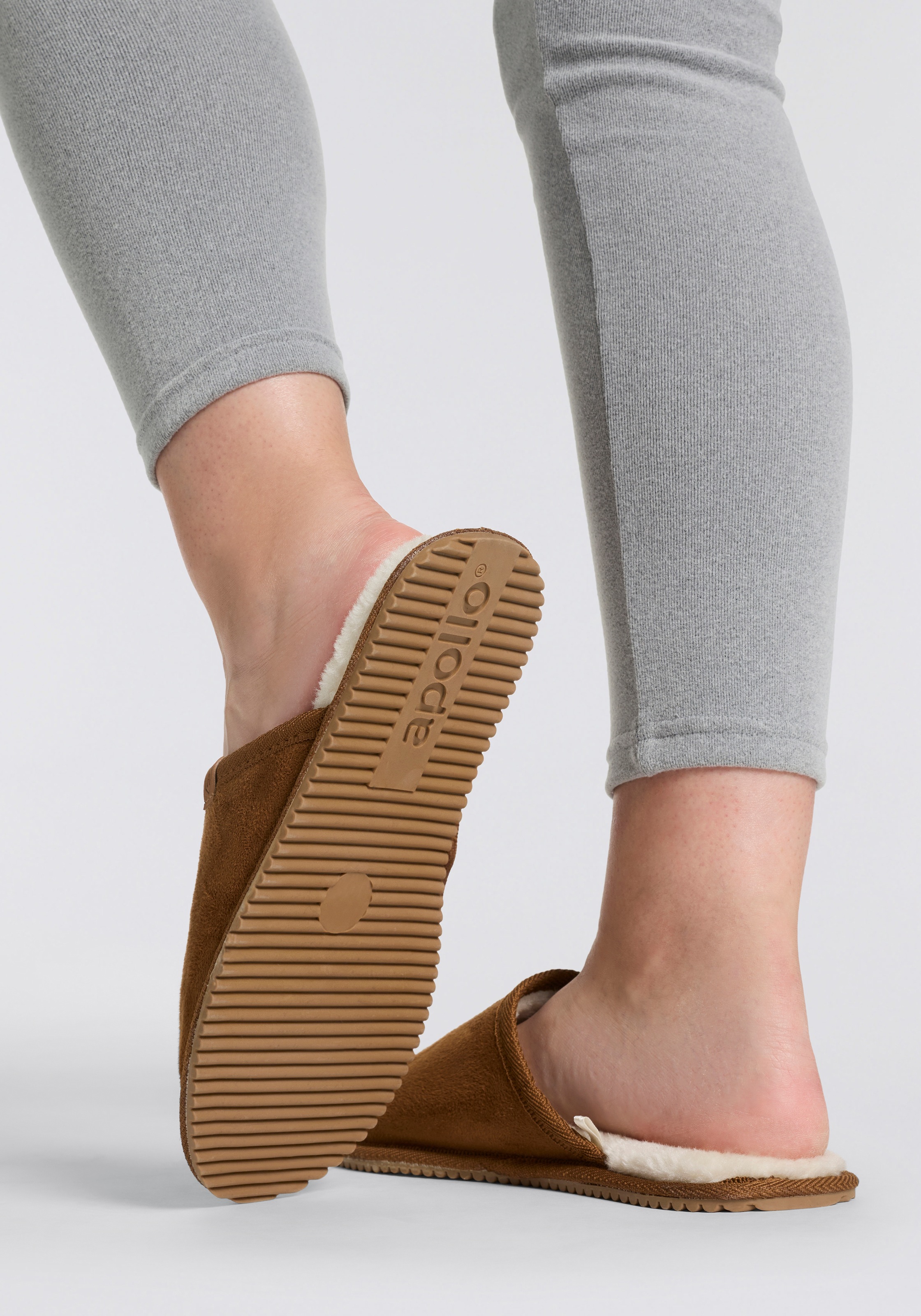 Pantoffel XQ FOOTWEAR, Damen, Gr. 41/42, braun (cognac), Obermaterial: 100% Polyester. Futter: 100% Polyester. Laufsohle: 100% Gummi, Schuhe, aus Wildlederimitat mit Gummisohle 3