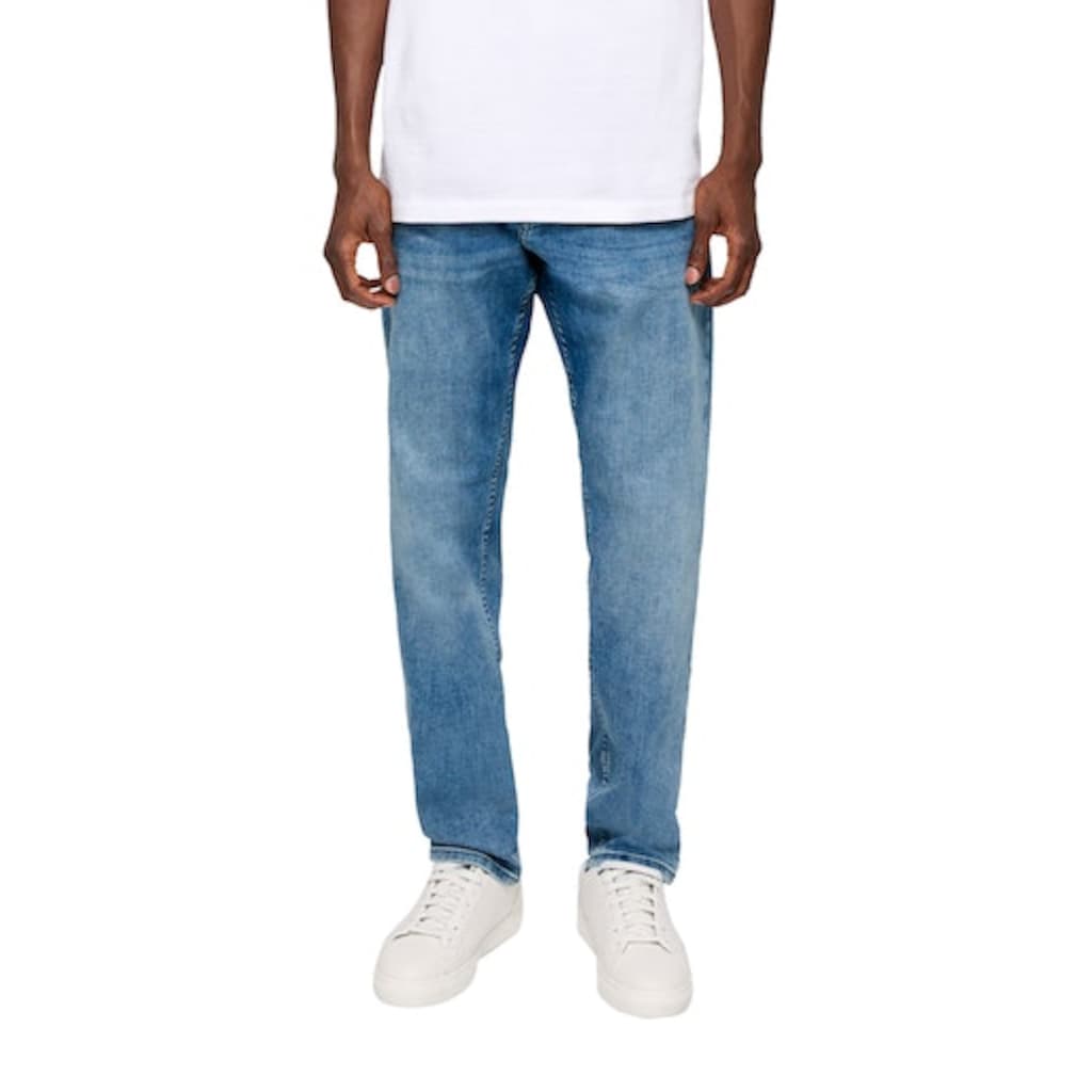 s.Oliver Tapered-fit-Jeans