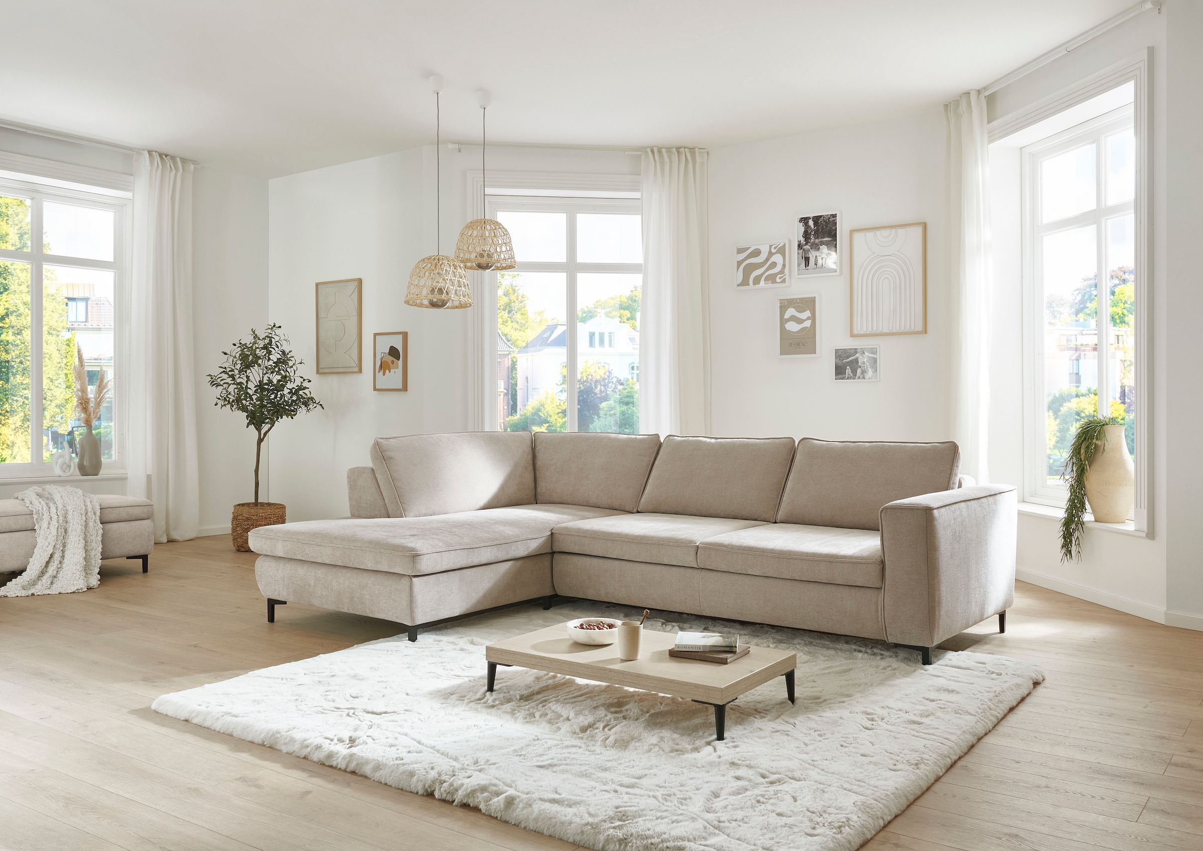 Die PlanBar Ecksofa "MP-IN24153, L-Form, Breite 289 cm" wahlweise mit Schlaffunktion und verstellbaren Kopfstützen