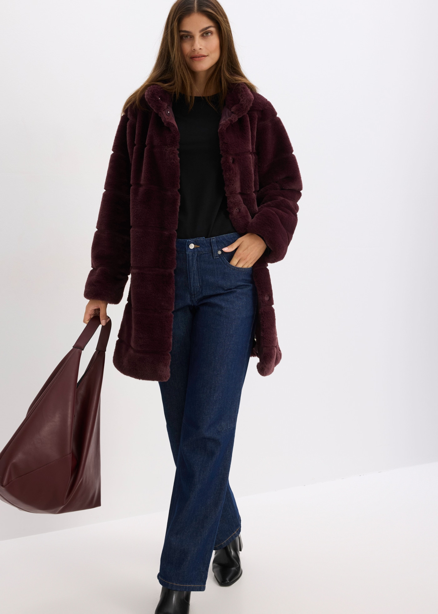 bonprix Fellimitatmantel aus hochwertigem Kunstfell, Loose Fit, mit Stehkragen