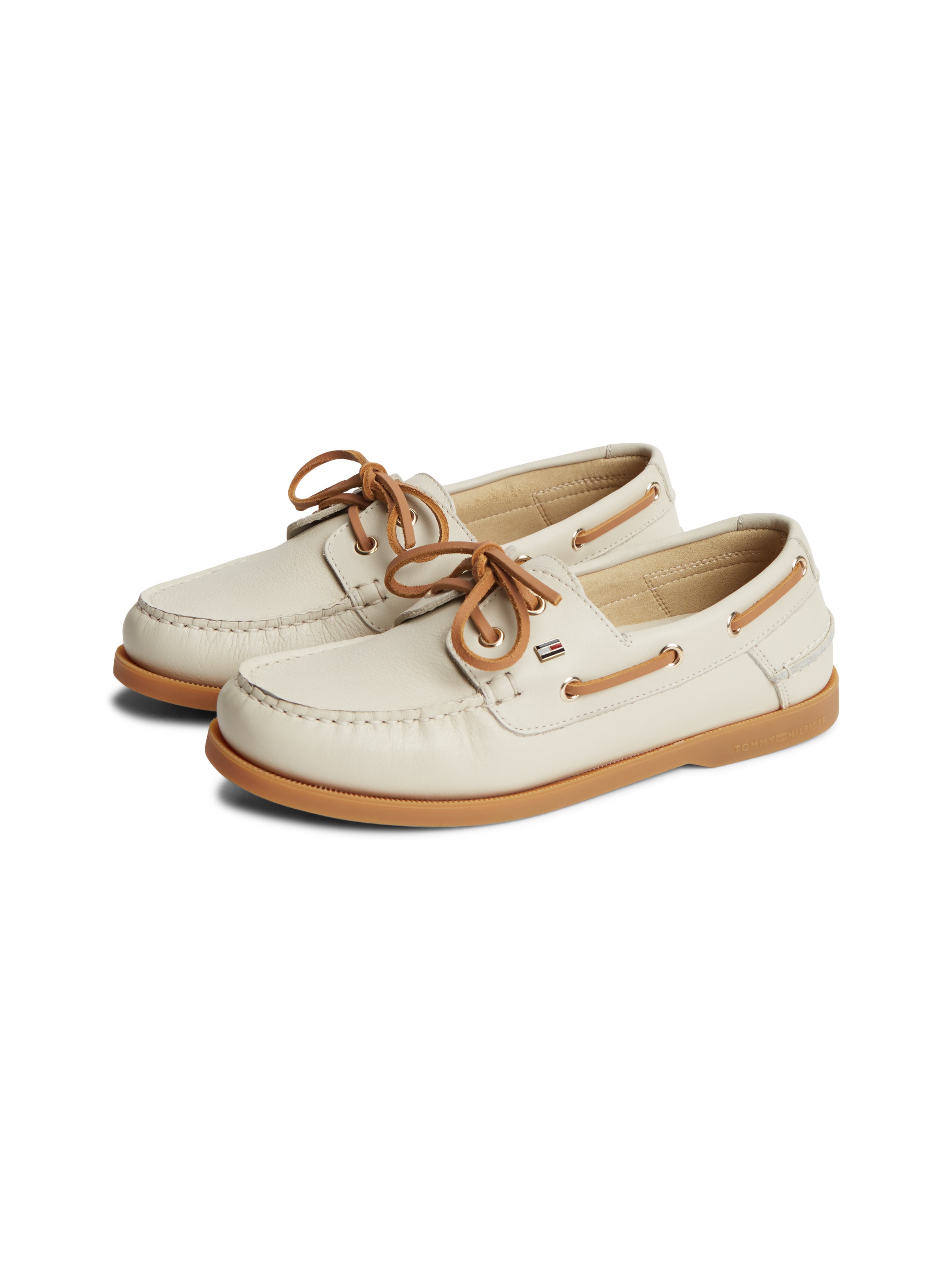 Tommy Hilfiger Bootsschuh "TH FLAG BOAT SHOE CORE LEATHER" Schnürschuh, Sommerschuh mit modischen Durchzügen