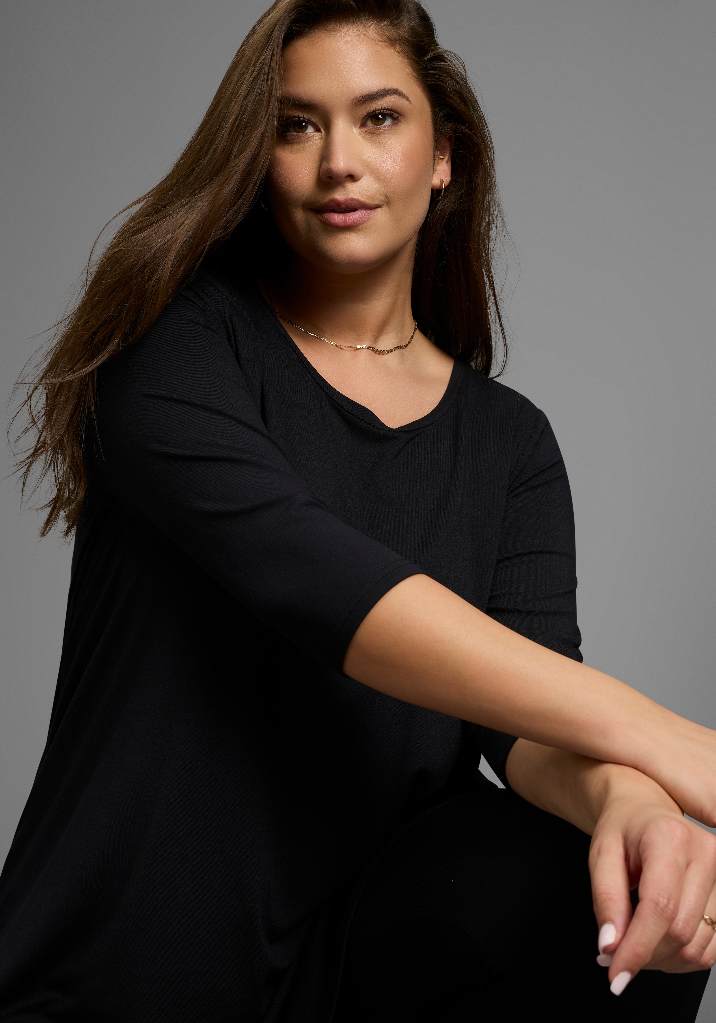 Thumbnail - Laura Scott CURVE Tunikashirt mit 3/4-Ärmeln in schmeichelnder A-Linie – GROSSE GRÖSSEN