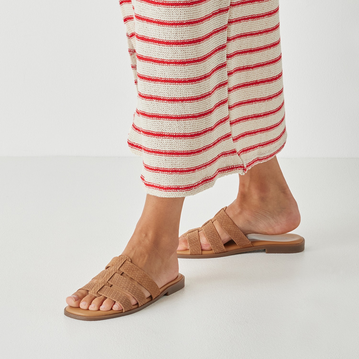 Tamaris Pantolette  , Sommerschuh, Schupfschuh, Flats mit modischen Riemchen