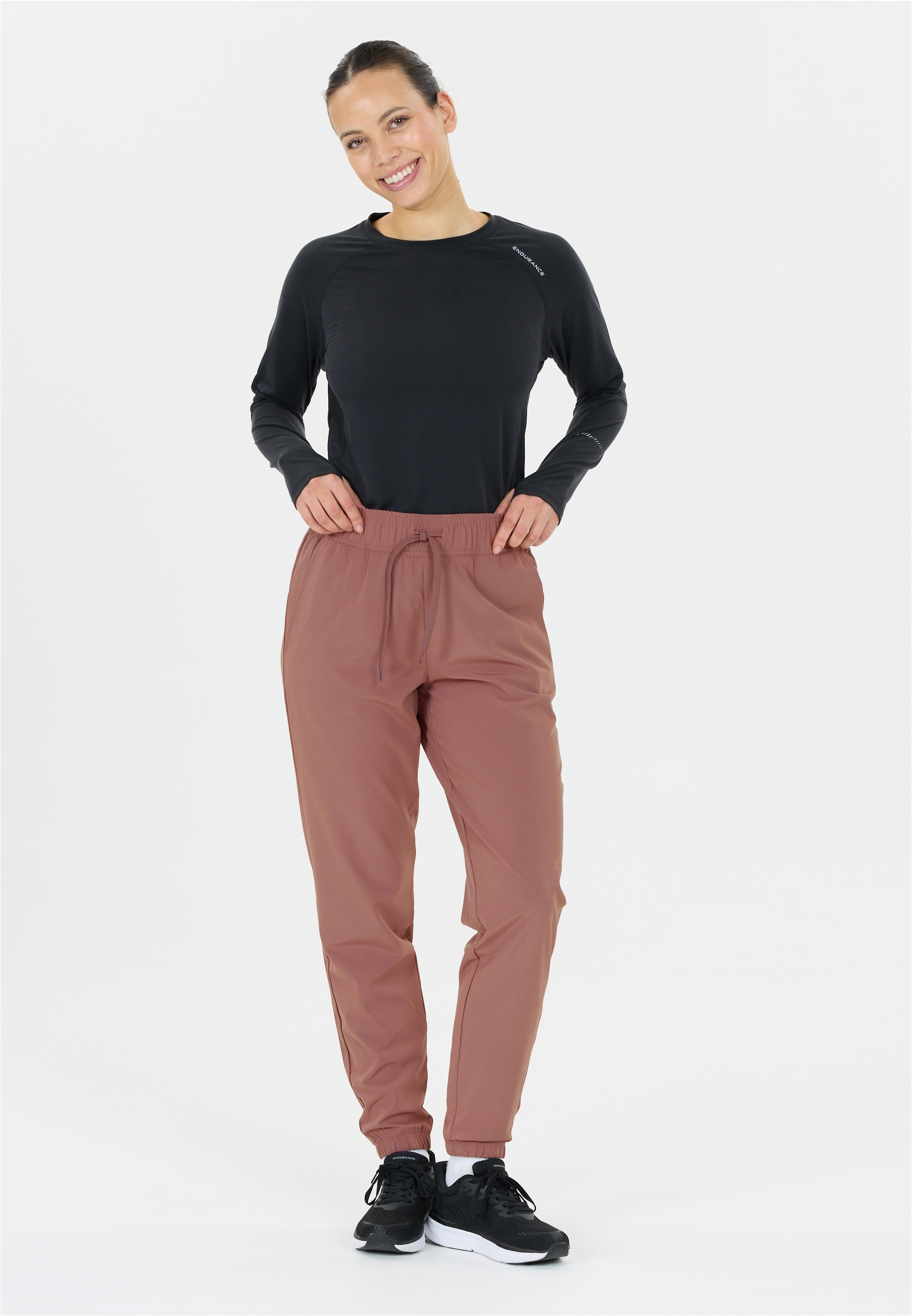 ENDURANCE Sweathose »Chaya«, aus bequemem und schnell trocknendem Material