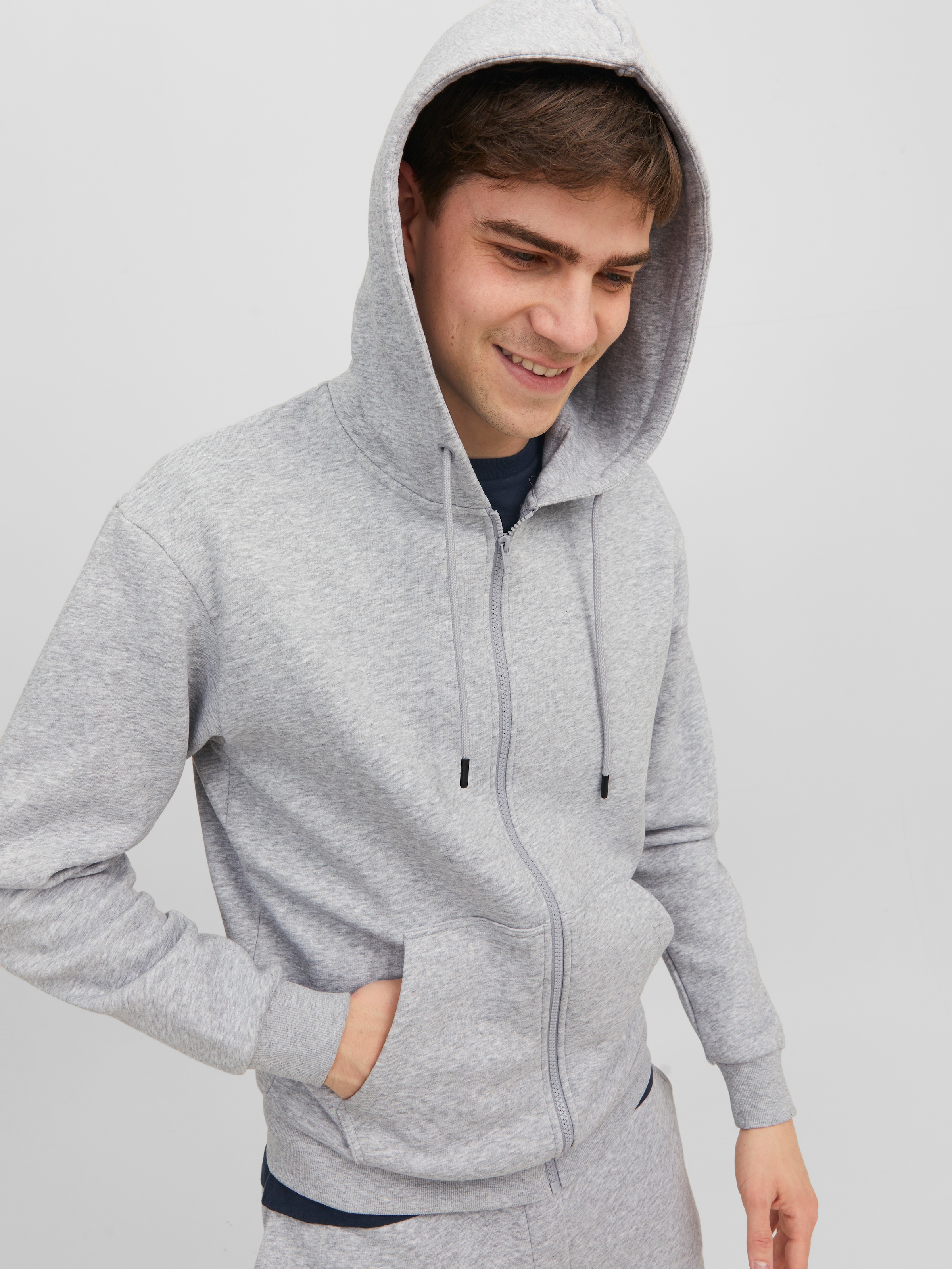 Jack & Jones Kapuzensweatjacke »JJEBRADLEY mit Kapuze, ideal für kalte Jahreszeit« mit Kapuze