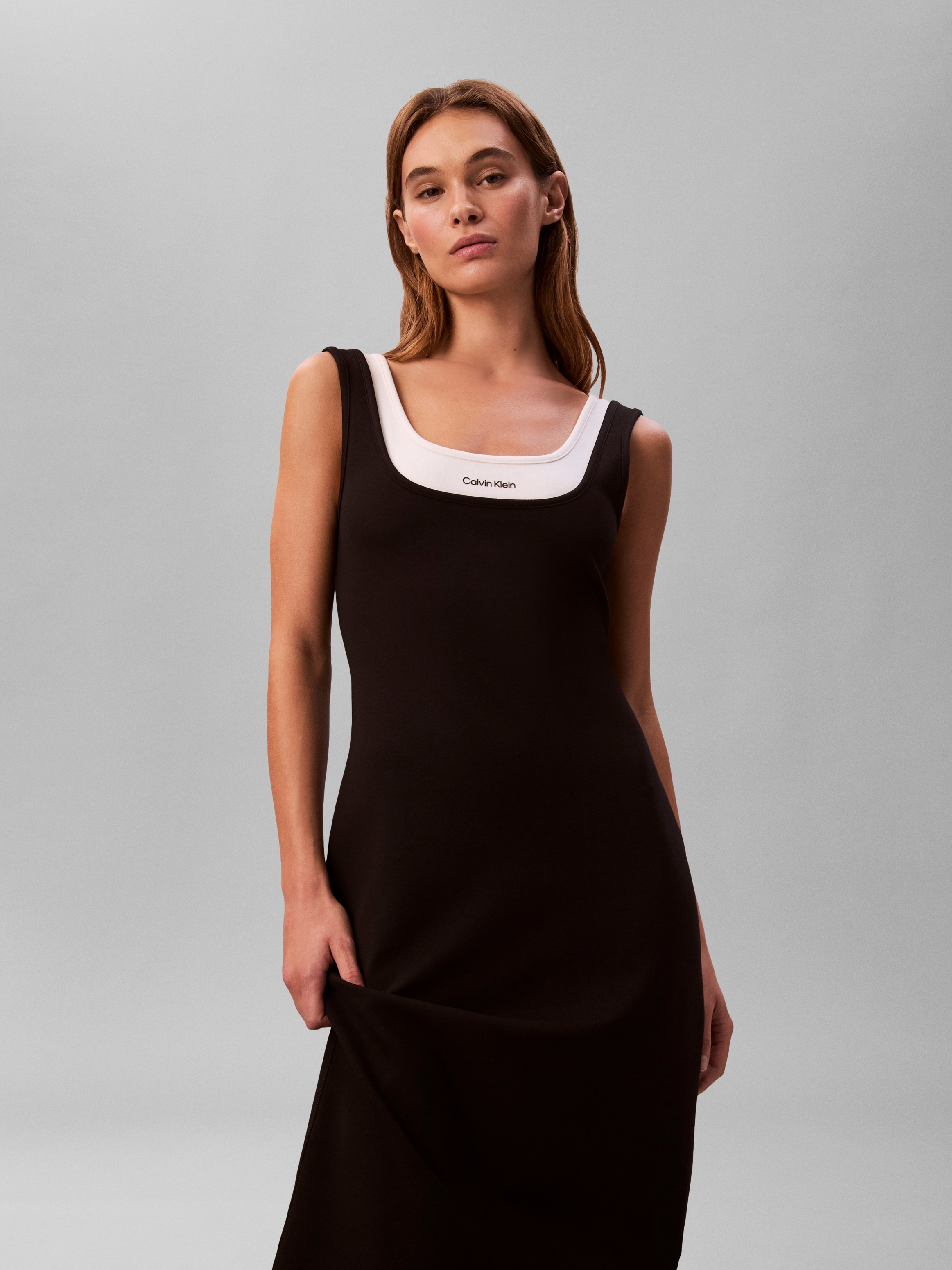 Thumbnail - Calvin Klein Jeans Midikleid Ohne Tasche Körpernahe Passform mit tiefem Rundhalsausschnitt