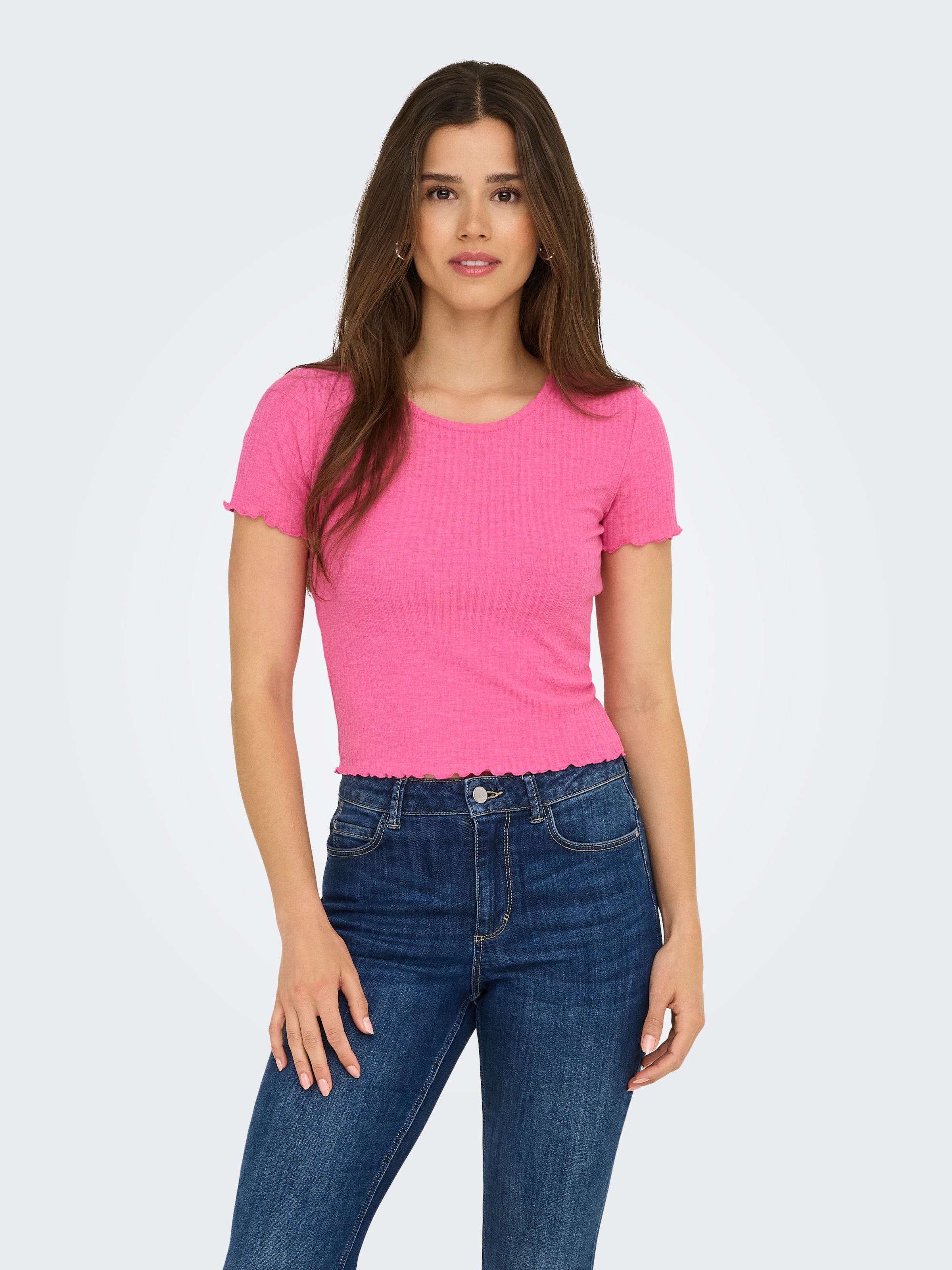 ONLY Rundhalsshirt »ONLEMMA – Kurzarmshirt mit gewelltem Abschluss«, Rundhals, modisch, regular fit, gewellter Abschluss, unifarben