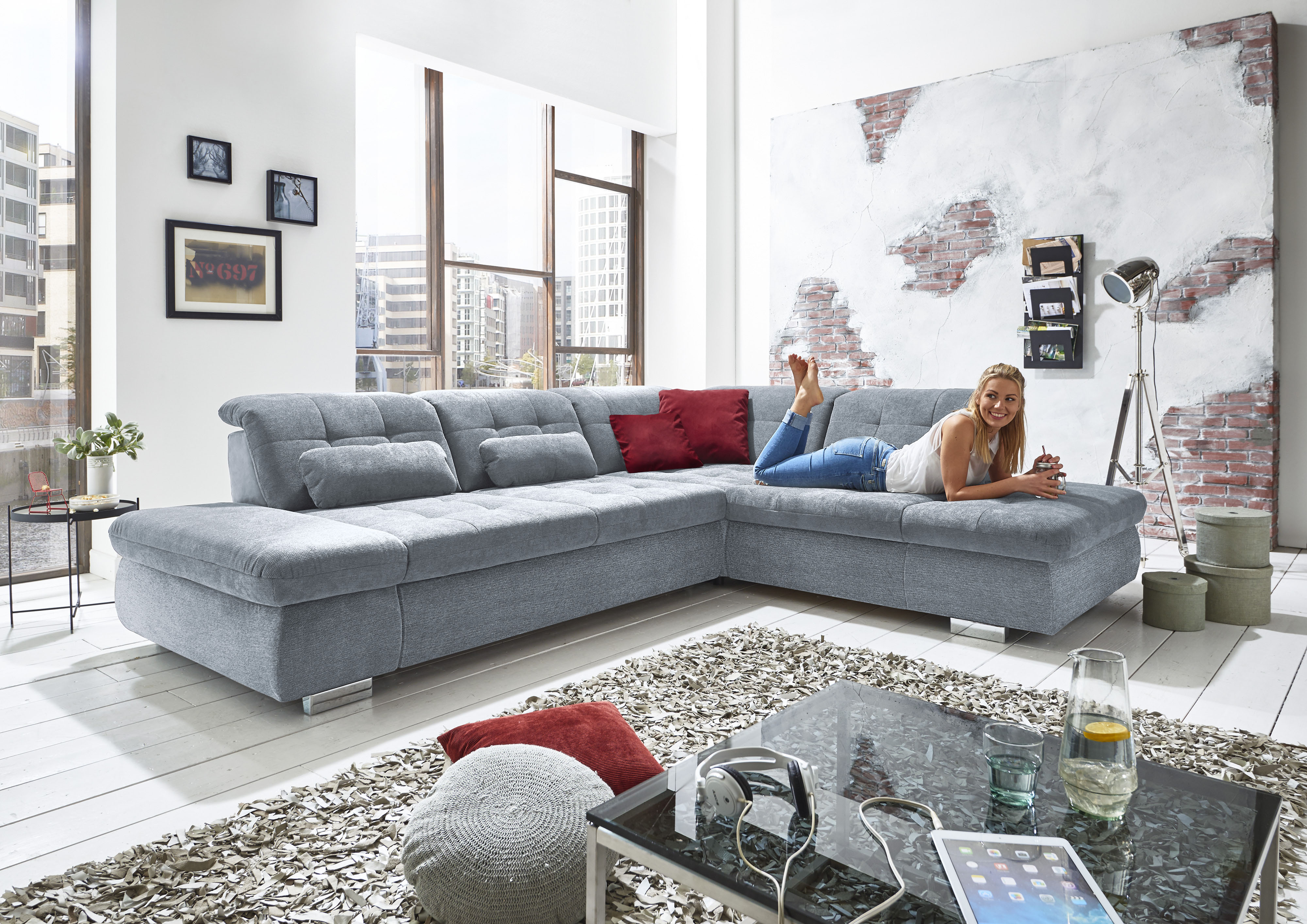 Die PlanBar Ecksofa "MP-IN17004 L-Form, Breite 323 cm, mit Federkern-Polsterung" inkl. Sitztiefenverstellung, wahlweise weitere Funktionen