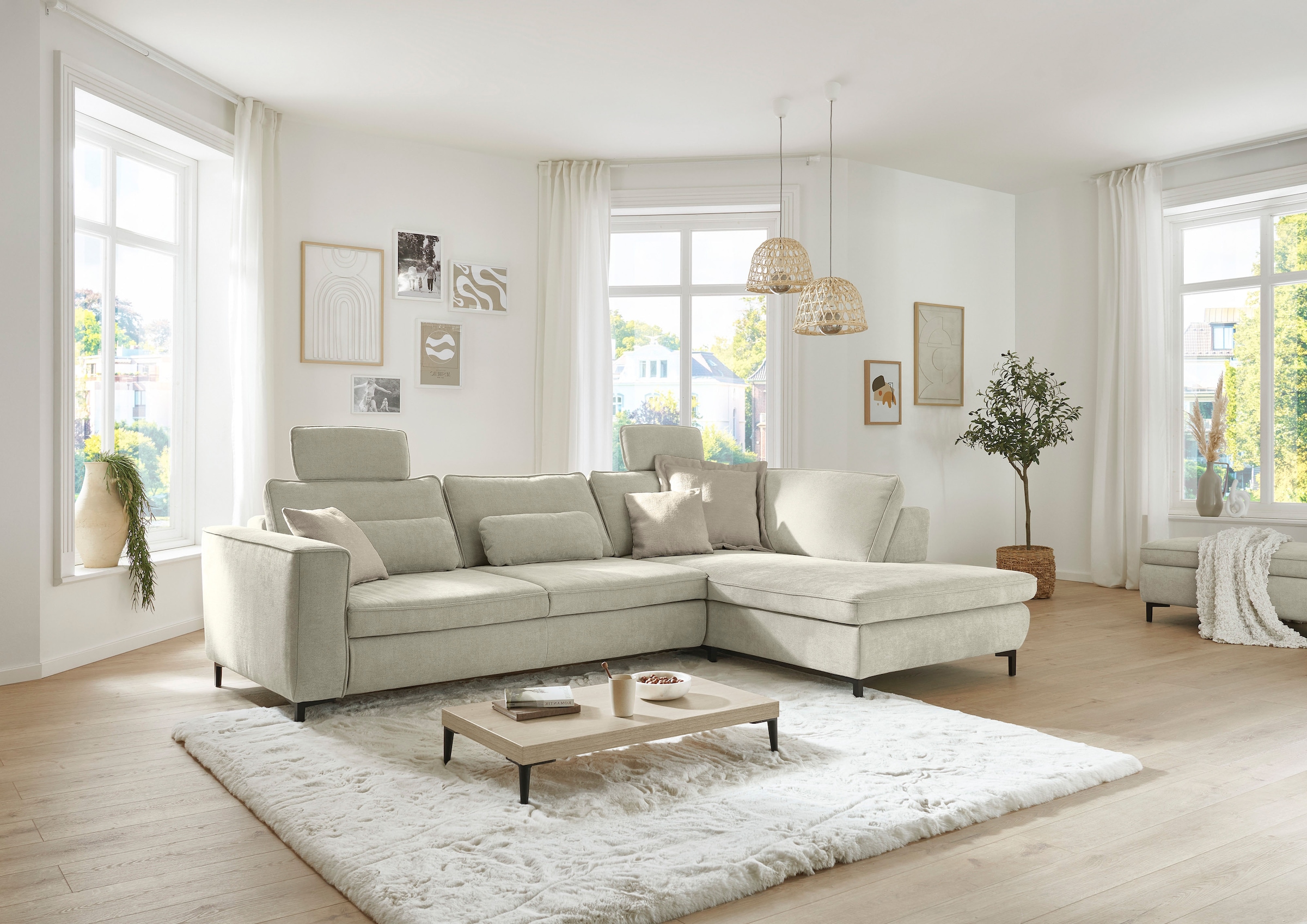 Die PlanBar Ecksofa "MP-IN24153, L-Form, Breite 289 cm" wahlweise mit Schlaffunktion und verstellbaren Kopfstützen