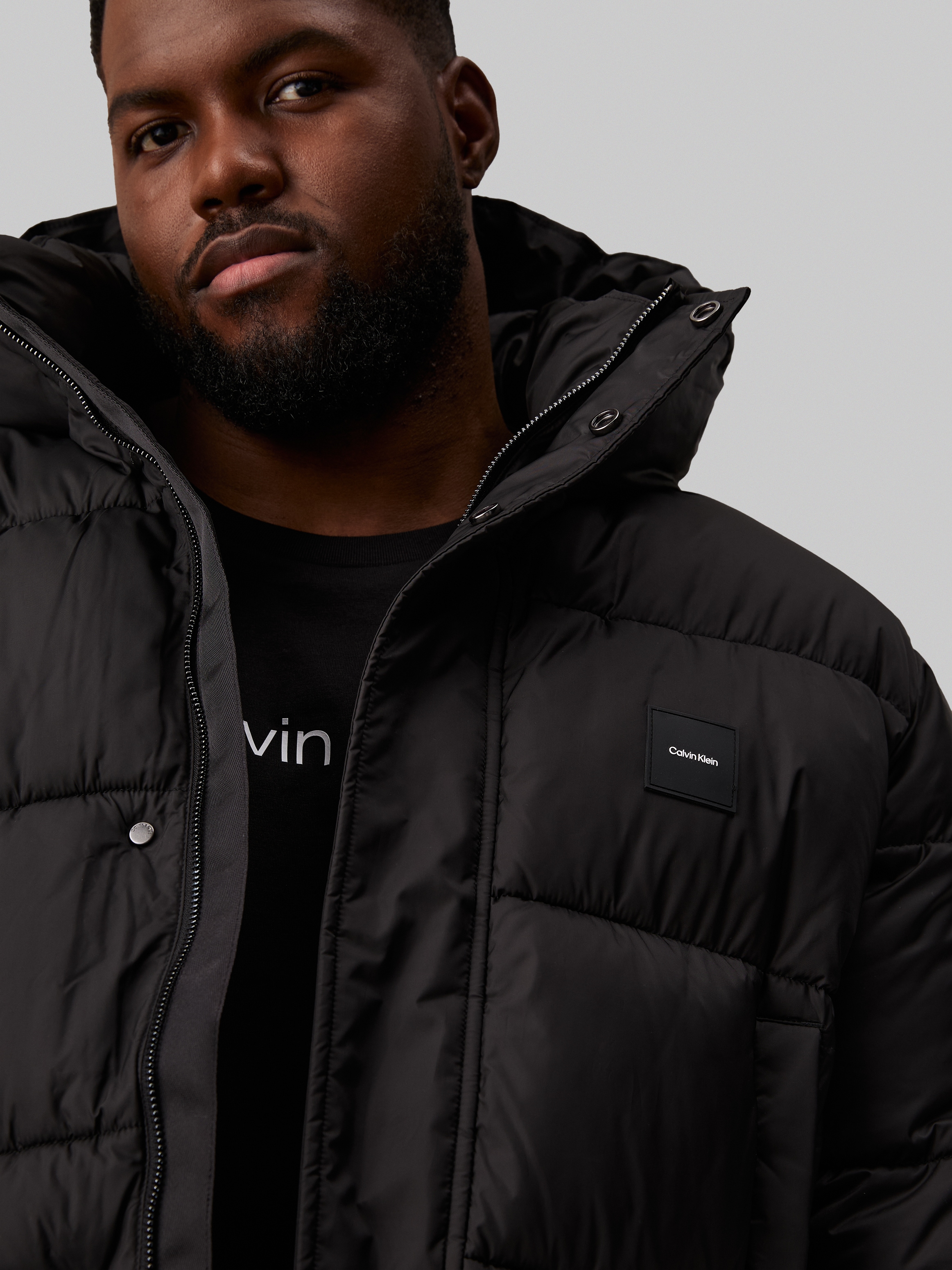 Calvin Klein Big&Tall Steppmantel »BT_LONG HOODED QUILT PUFFER MW«, in Großen Größen mit Logopatch