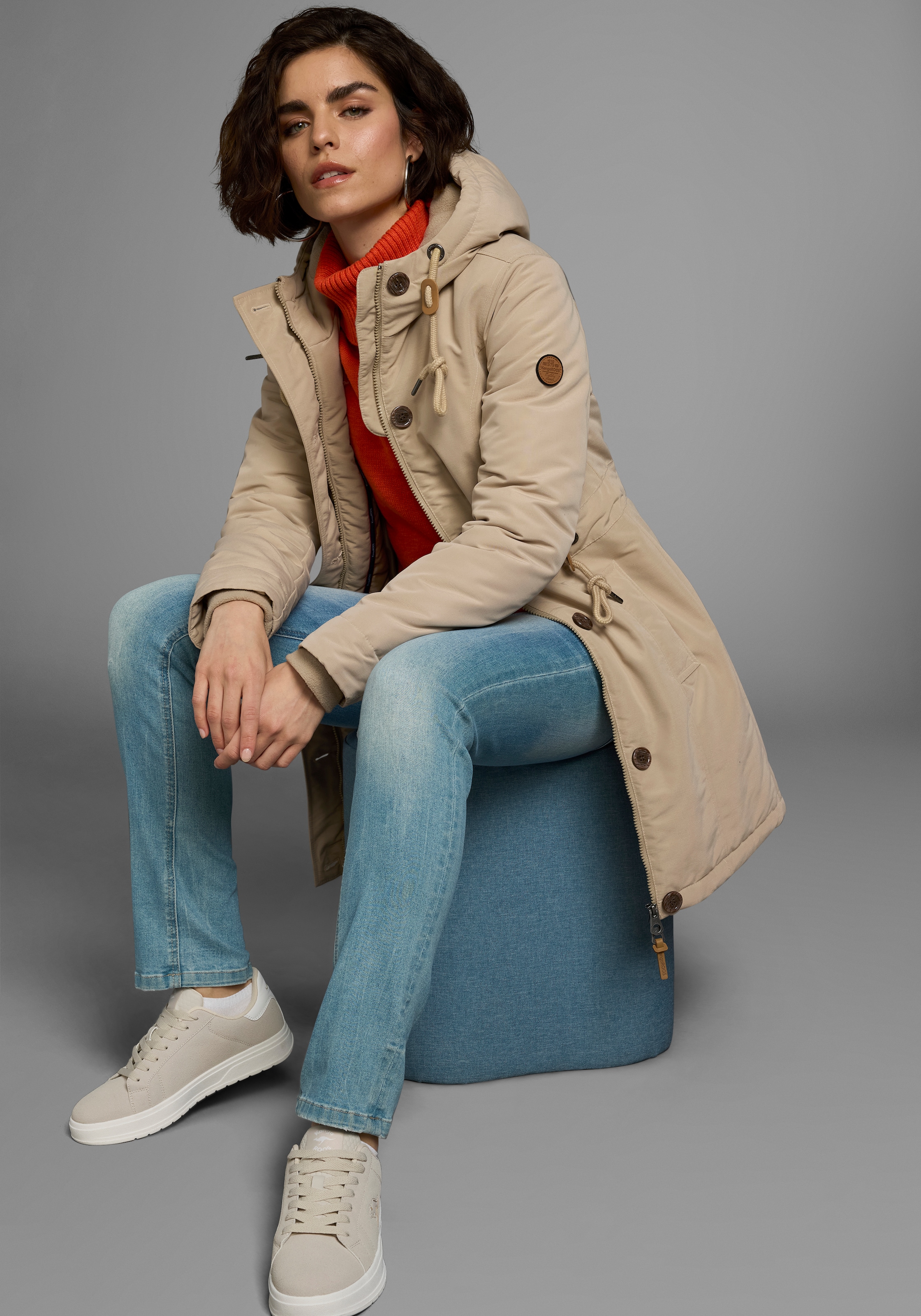 KangaROOS Winterjacke, mit Kapuze, für die kalte Jahreszeit, aus leichtem Webstoff, modisch