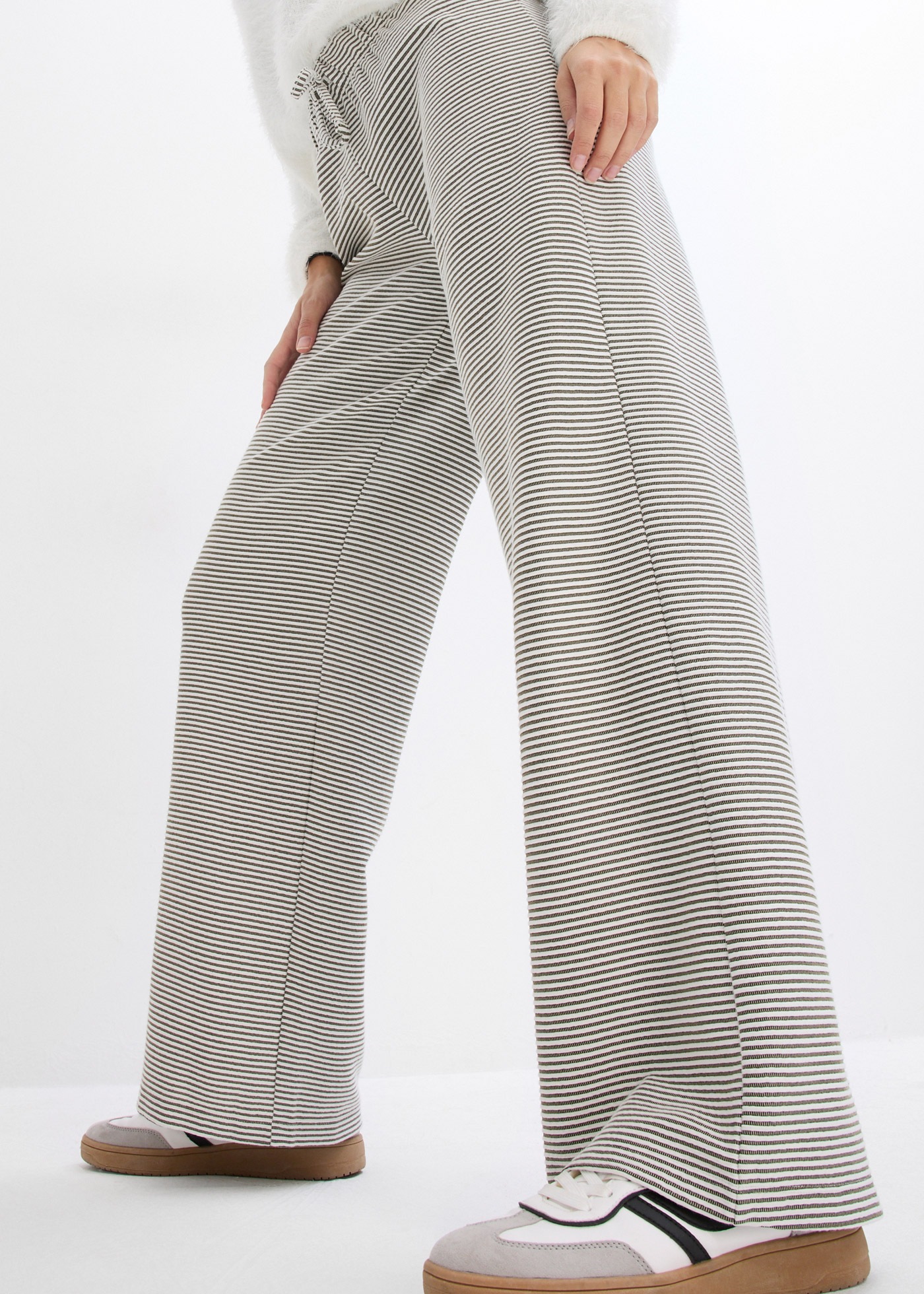 bonprix Jerseyhose aus Baumwolle, Polyester und Elasthan, loose fit günstig online kaufen