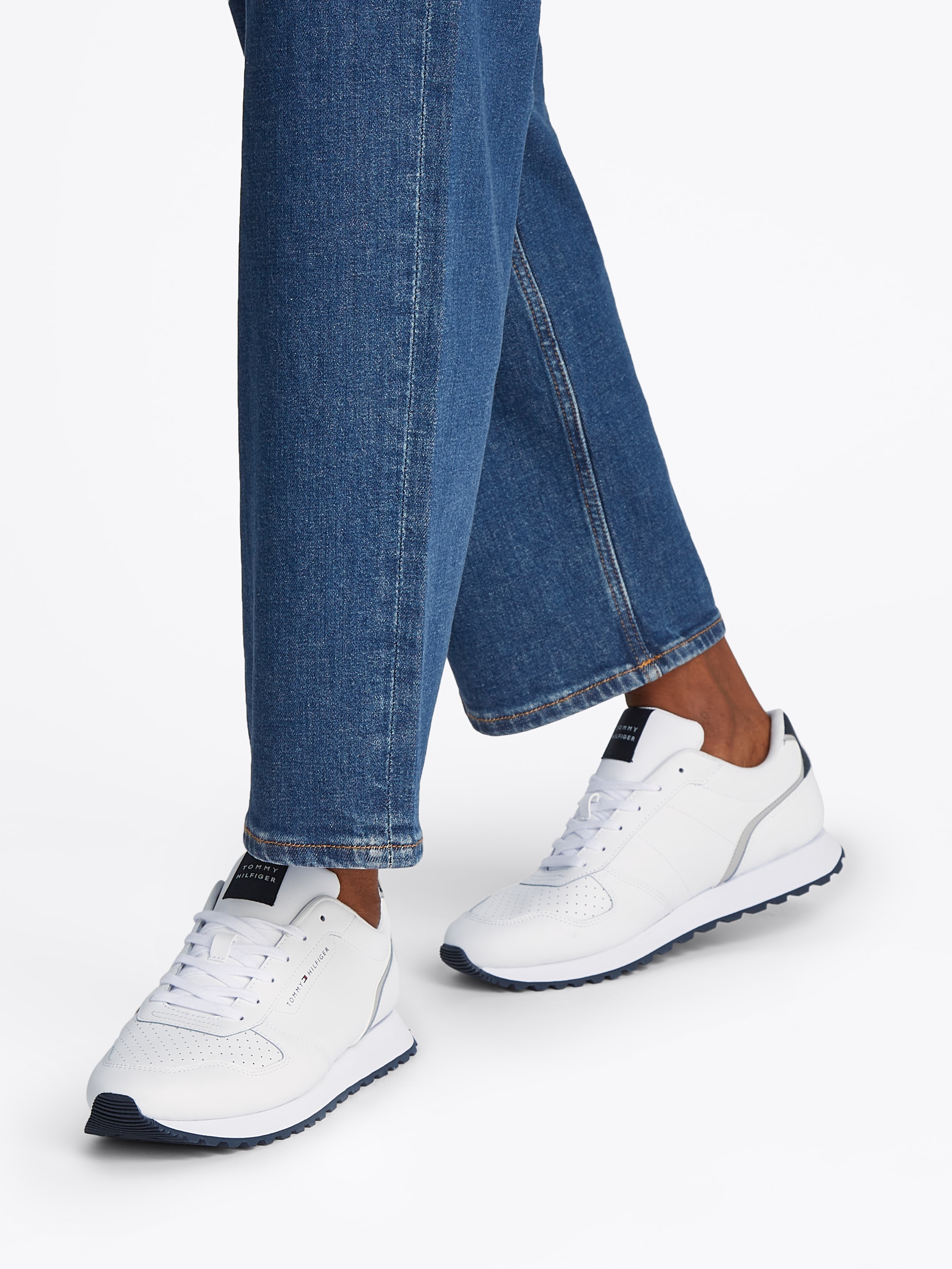 Tommy Hilfiger Sneaker »NEW RUNNER EVA MIX LTH FLAG«, Freizeitschuh, Halbschuh, Schnürschuh mit Logoschriftzug