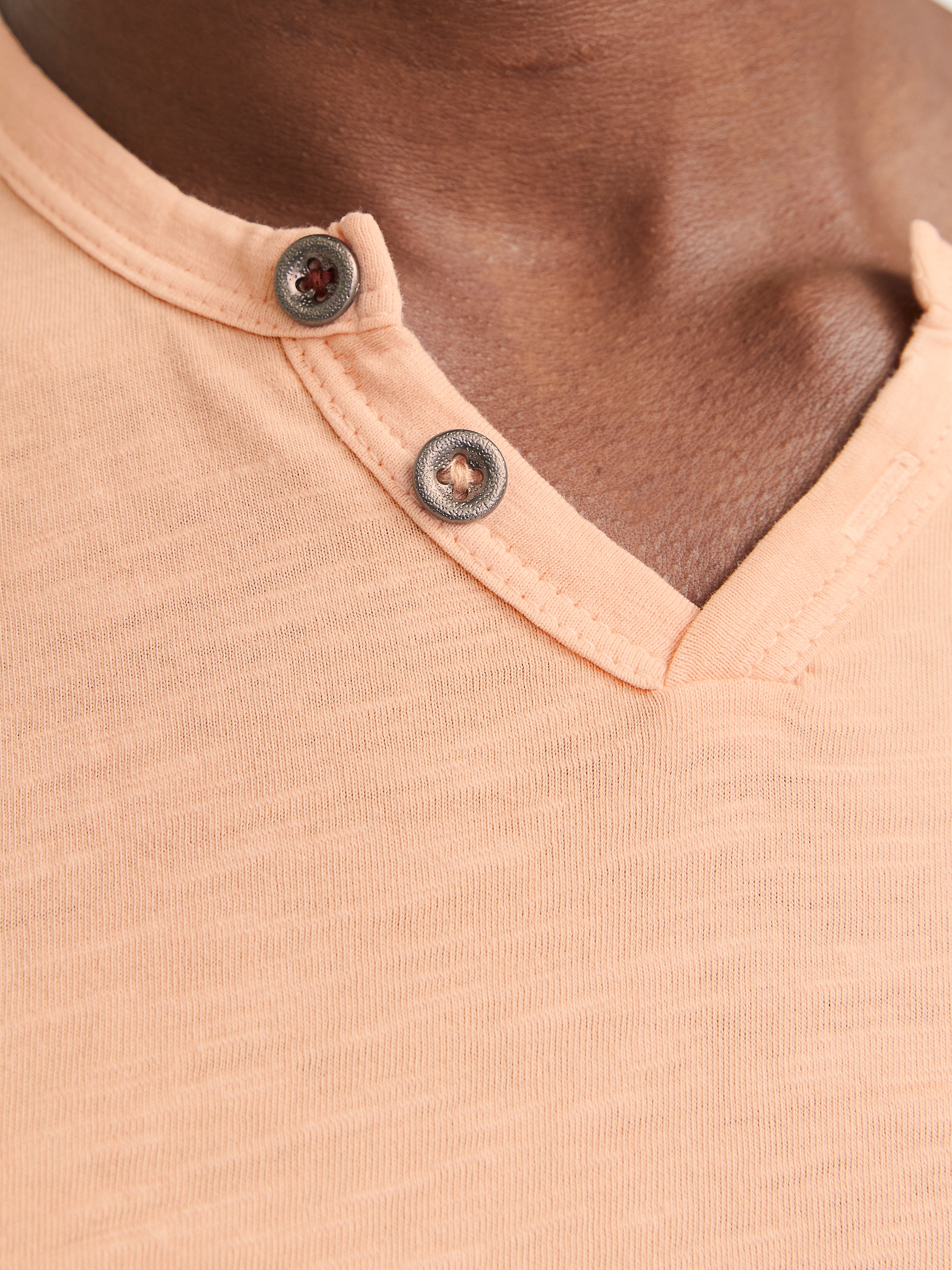 Jack & Jones T-Shirt »JJESPLIT NECK TEE SS NOOS«, mit V-Ausschnitt