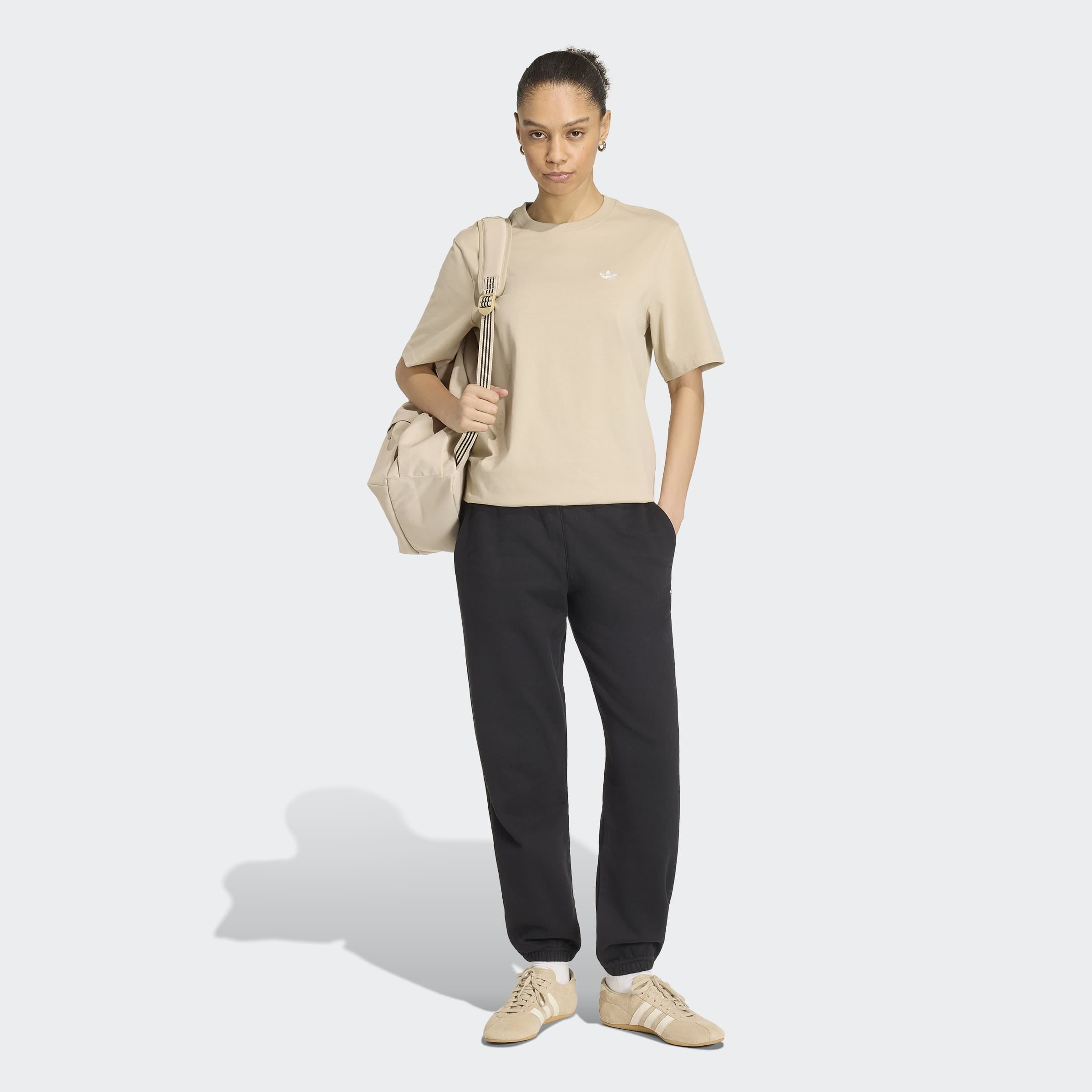 adidas Originals T-Shirt »ESSENTIALS, LOCKER GESCHNITTEN« für Erwachsene, mit sportlichem Stil, Kurzarmdesign, ohne Verschluss