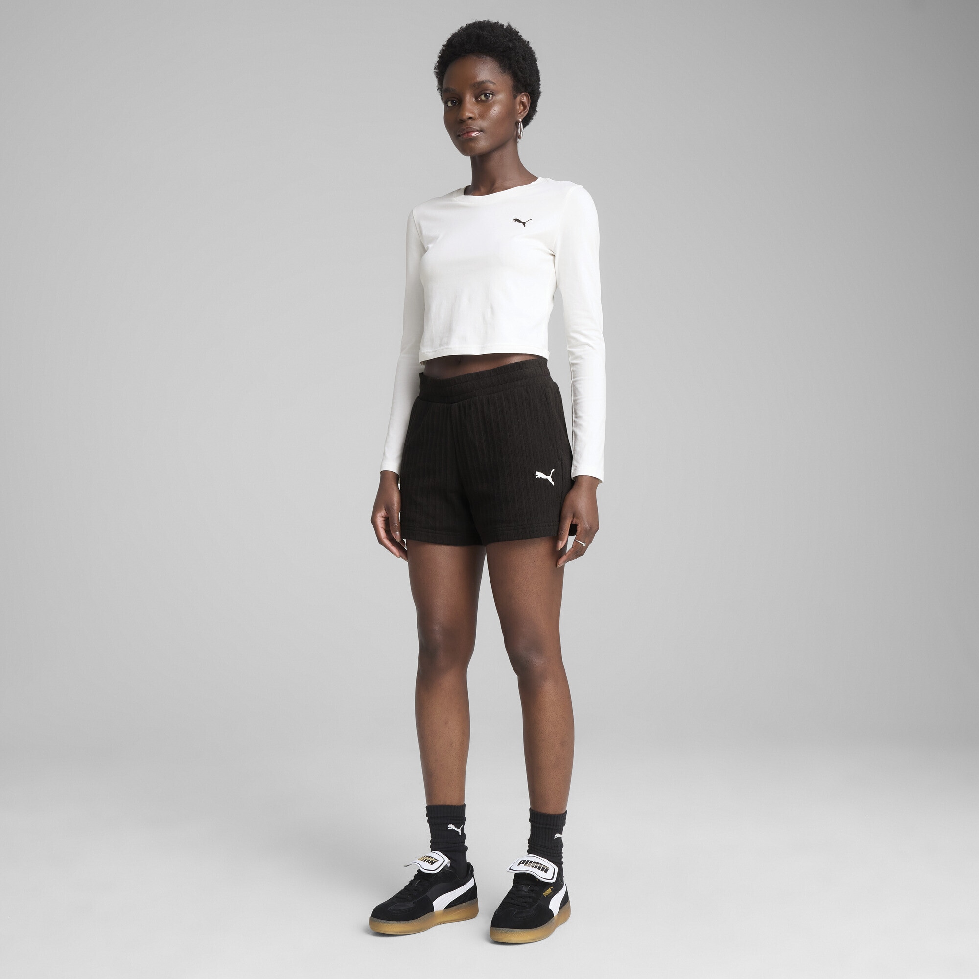 PUMA Sporthose »WARDROBE ESS 4" Pointelle-Shorts Damen«
