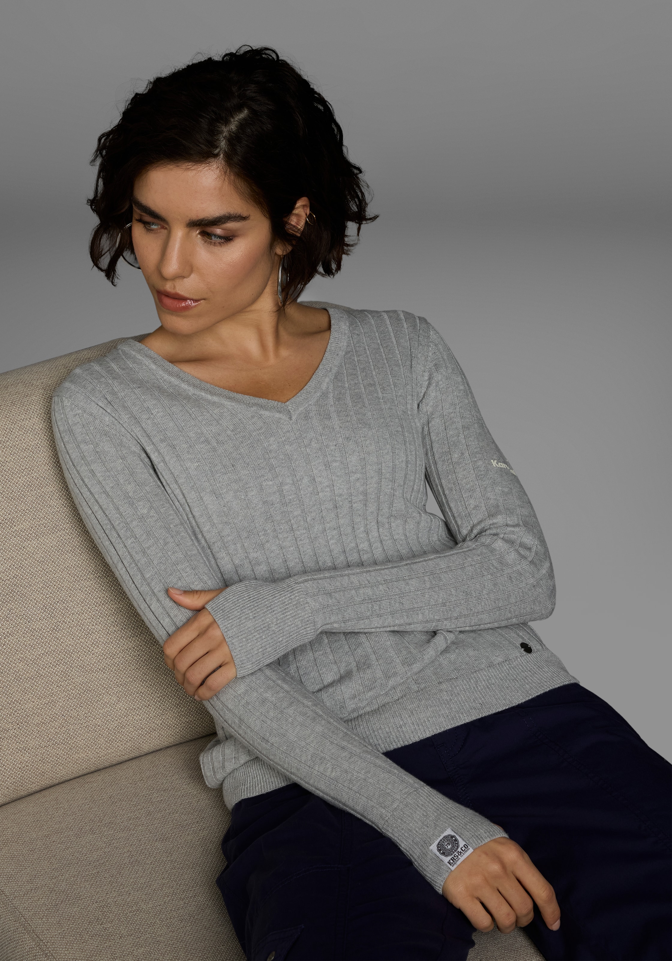 KangaROOS V-Ausschnitt-Pullover, in breit geripptem Feinstrick