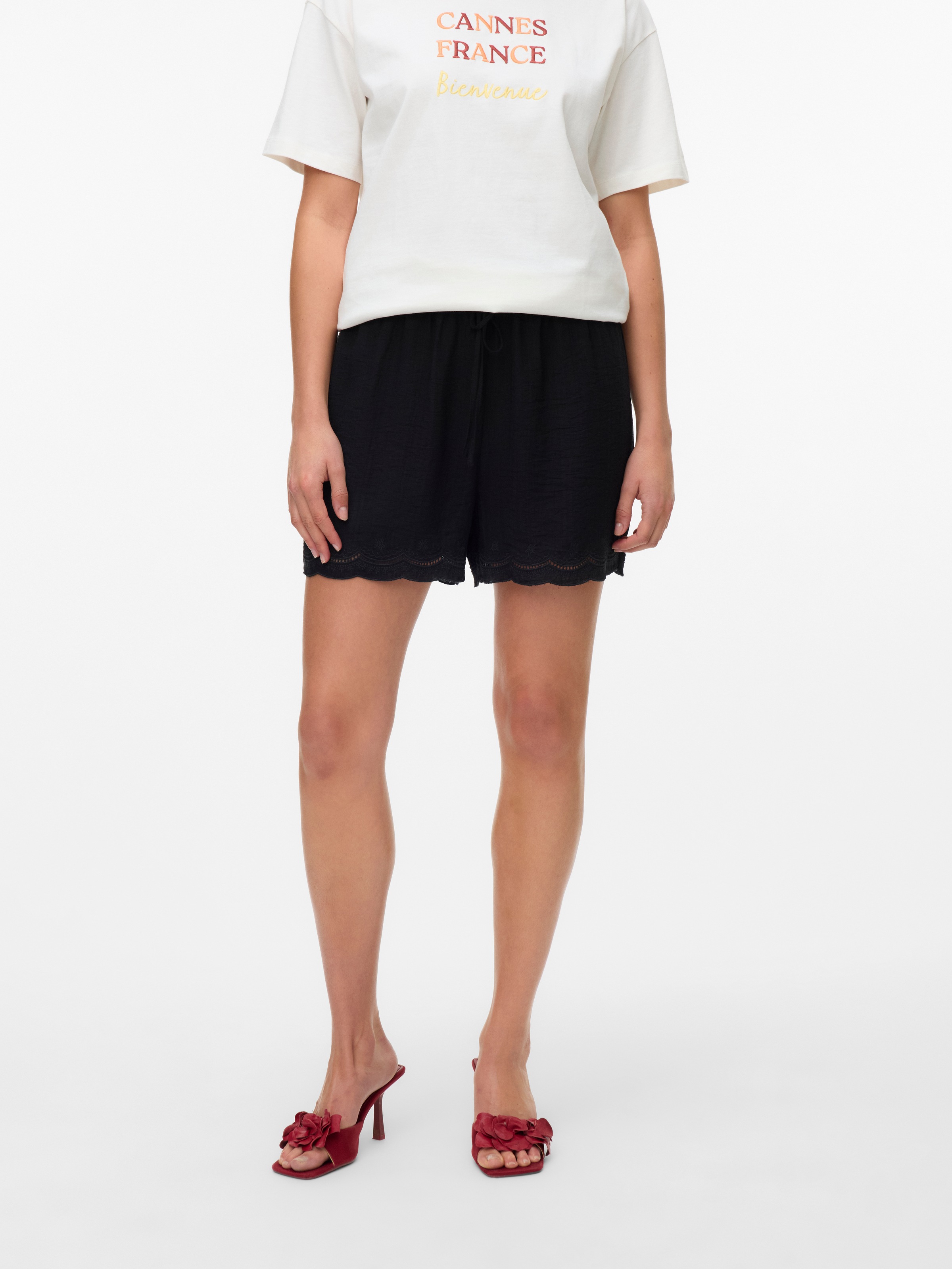 Vero Moda Shorts »VMPEACH NW SHORTS WVN GA«