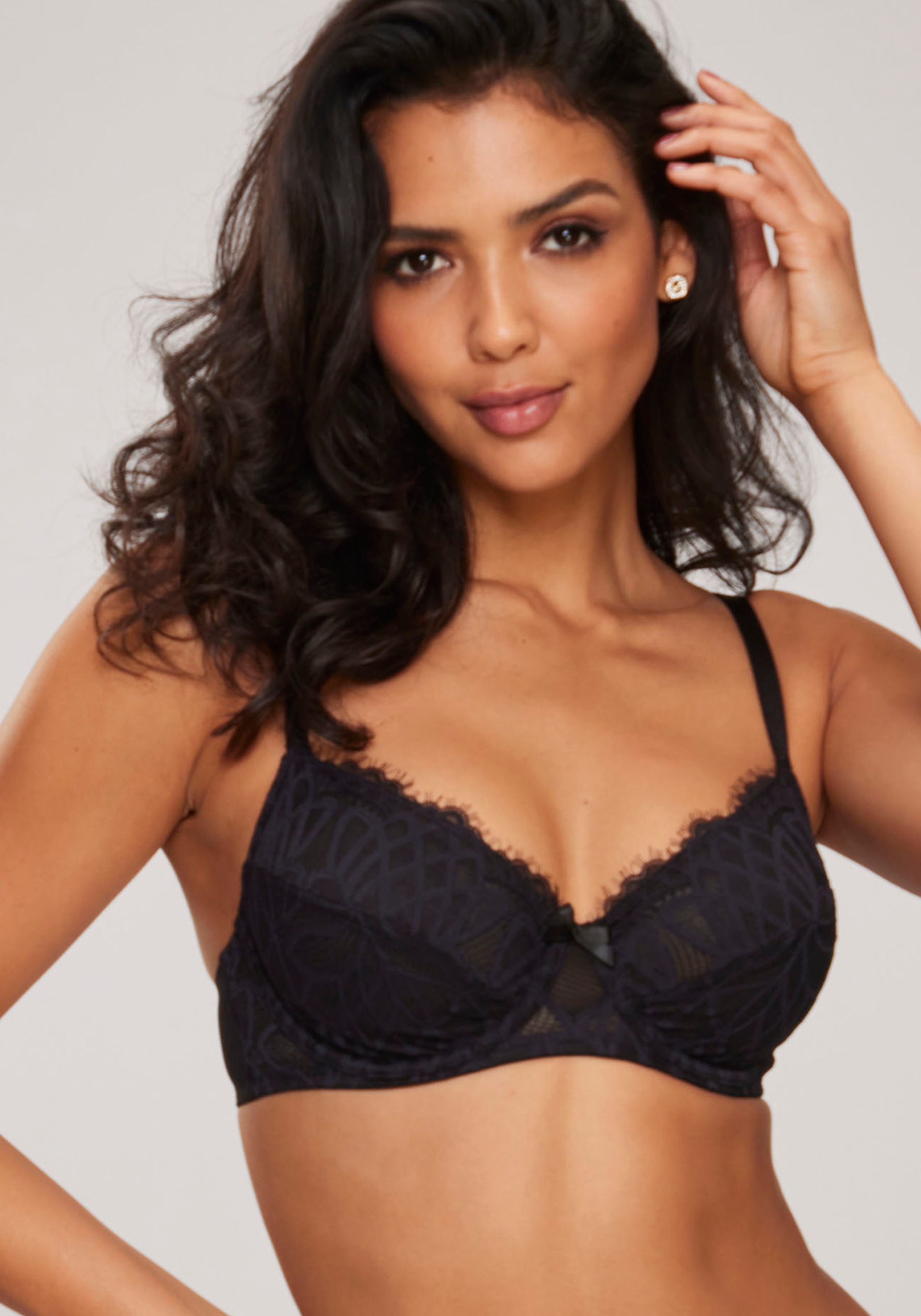 LASCANA Bügel-BH »Cara«, mit femininer Spitze, anteilig aus recyceltem Material, Dessous