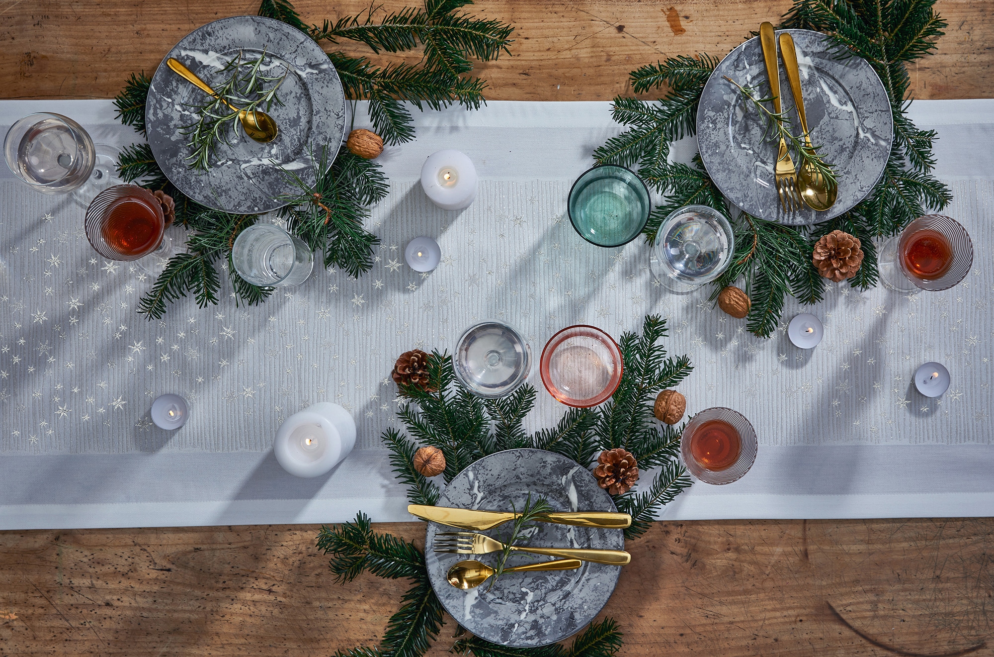 APELT Tischläufer »3625 Christmas Elegance, Jacquardgewebe, kaufen BAUR Weihnachten«, (1 glänzenden St.), | mit Weihnachtsdeko, Fäden
