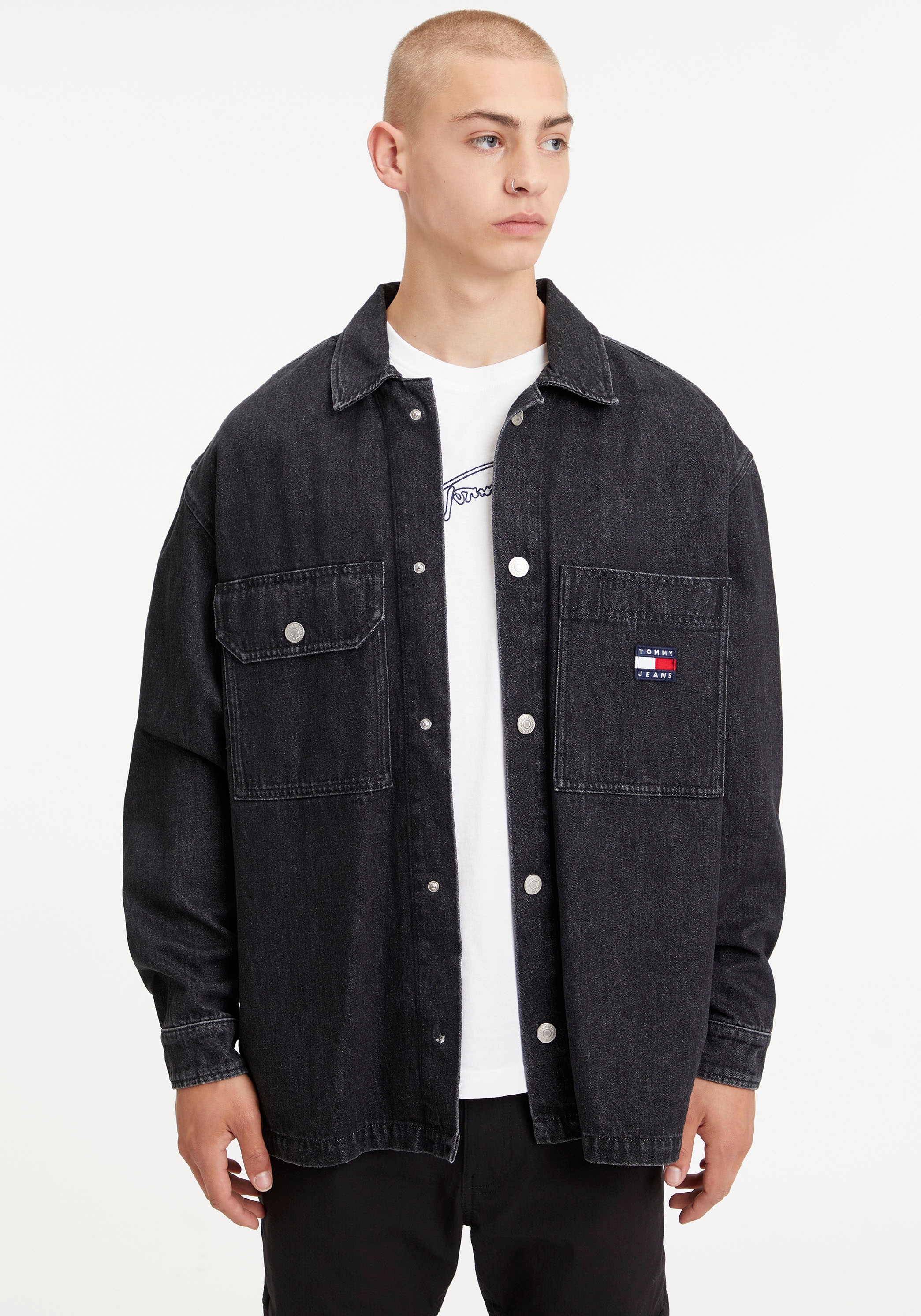 Tommy Jeans Jeanshemd »WORKER SHIRT JACKET AG8083«, mit Logostickereien