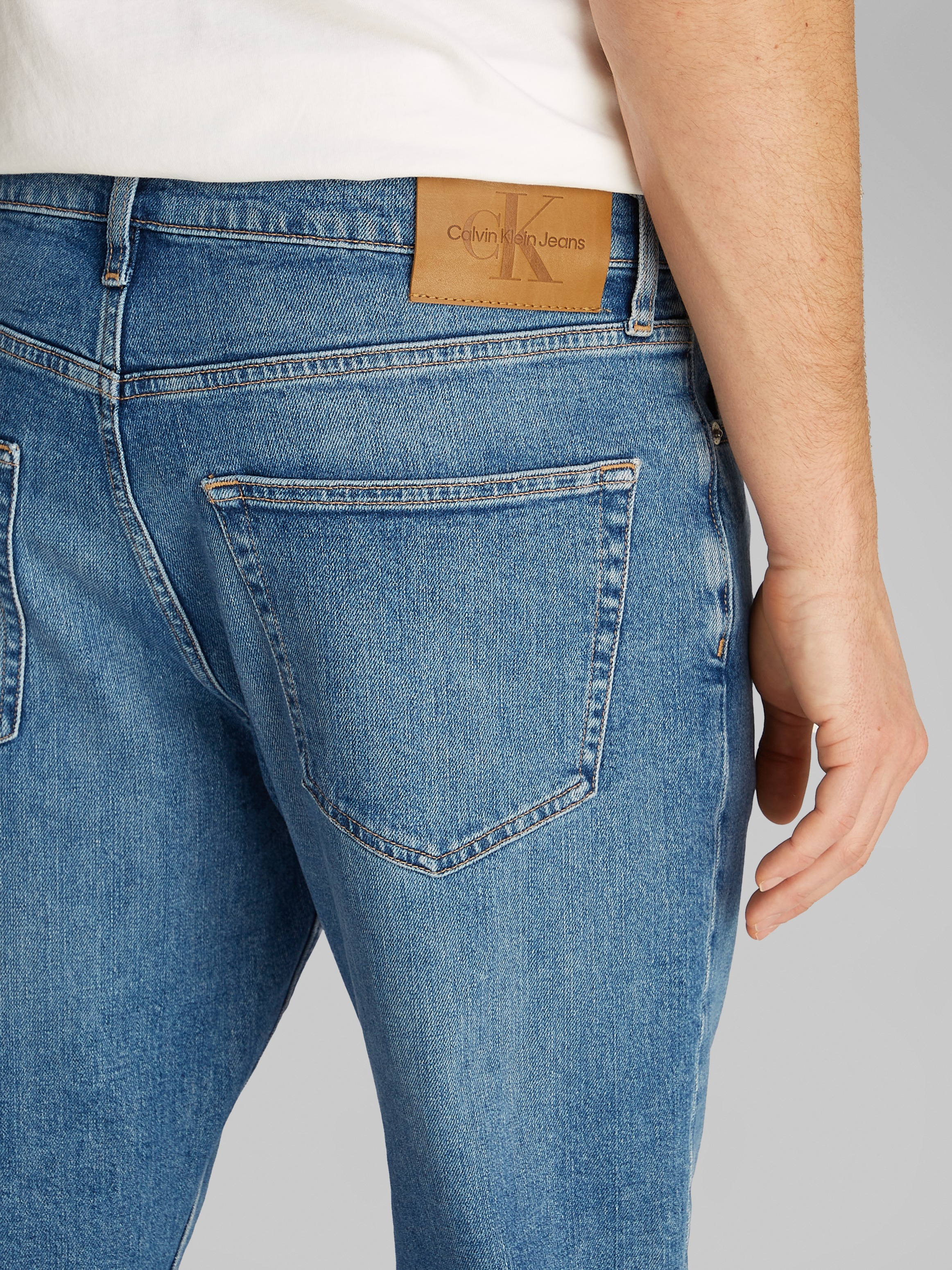 Calvin Klein Jeans Tapered-fit-Jeans »Dad Jeans«, im Retro-Look