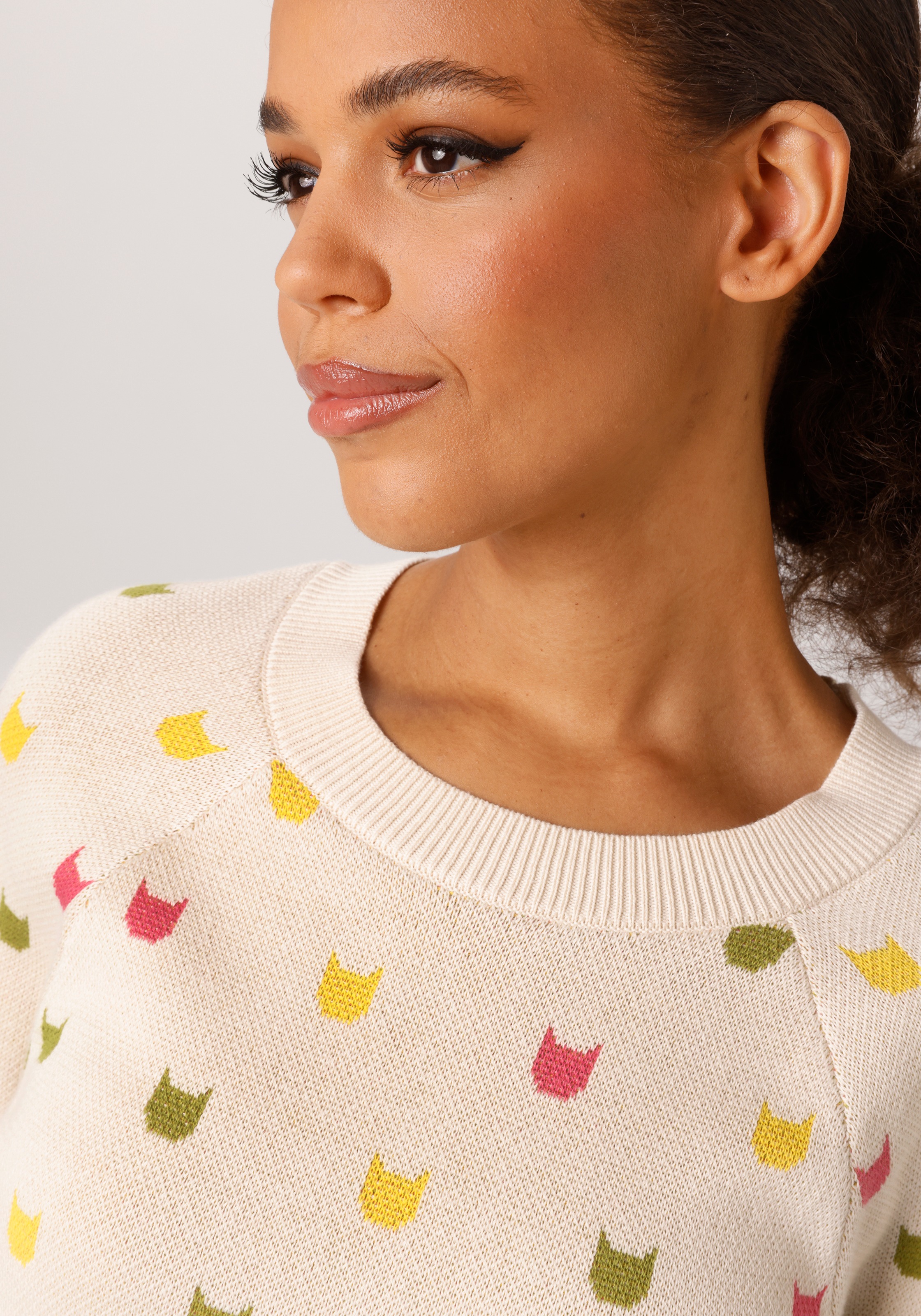 Thumbnail - Aniston CASUAL Strickpullover mit eingestrickten grafischen Katzenköpfen - NEUE KOLLEKTION