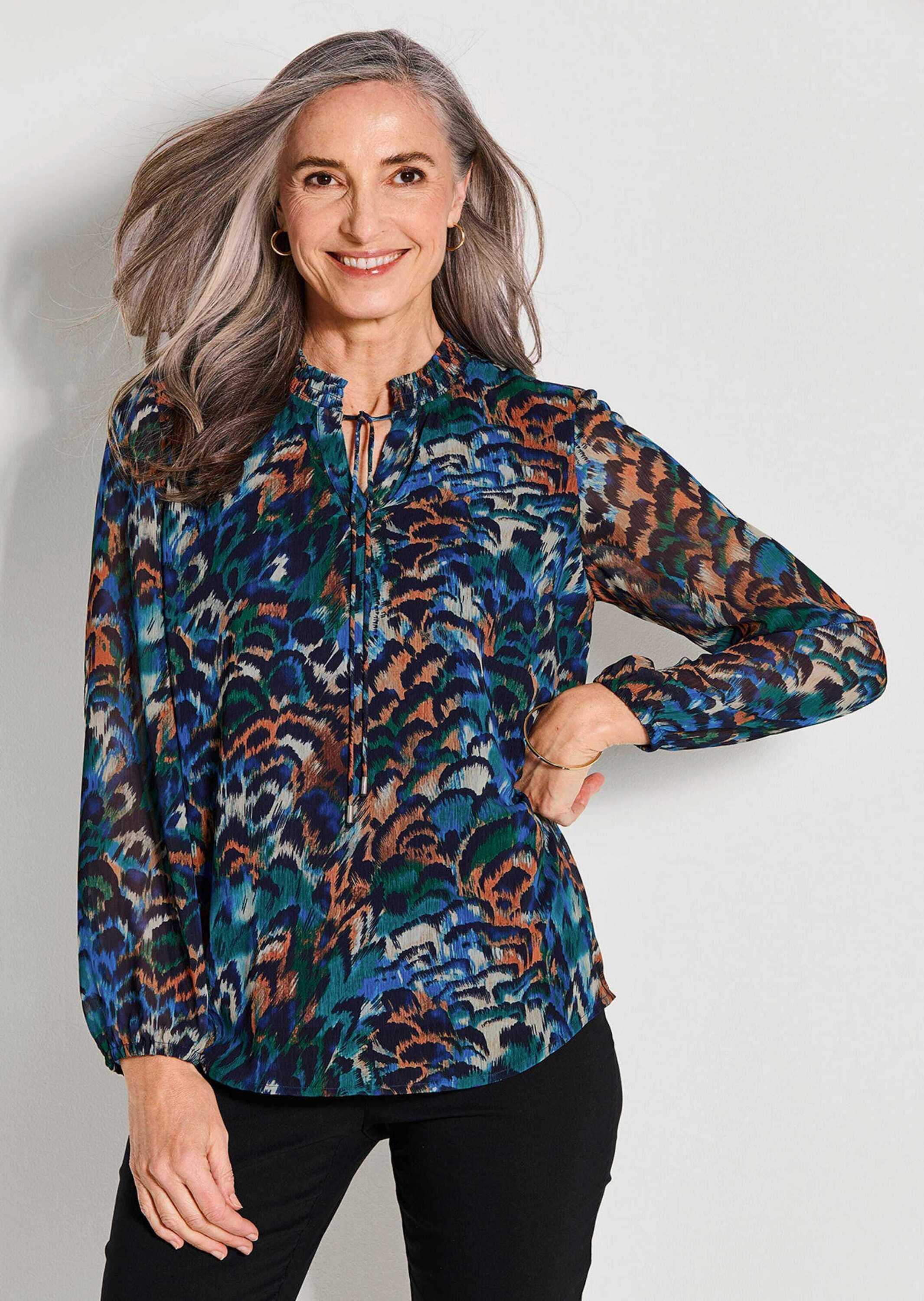 Schlupfbluse GOLDNER "Kurzgröße Leichte Jersey-Druckbluse, Langarm", Damen, Gr. 22, blau (royalblau, gemustert), Obermaterial: 100% Polyester PES., Modisch, gerade, Blusen Schlupfbluse, Semitransparente Chiffon-Ärmel 3