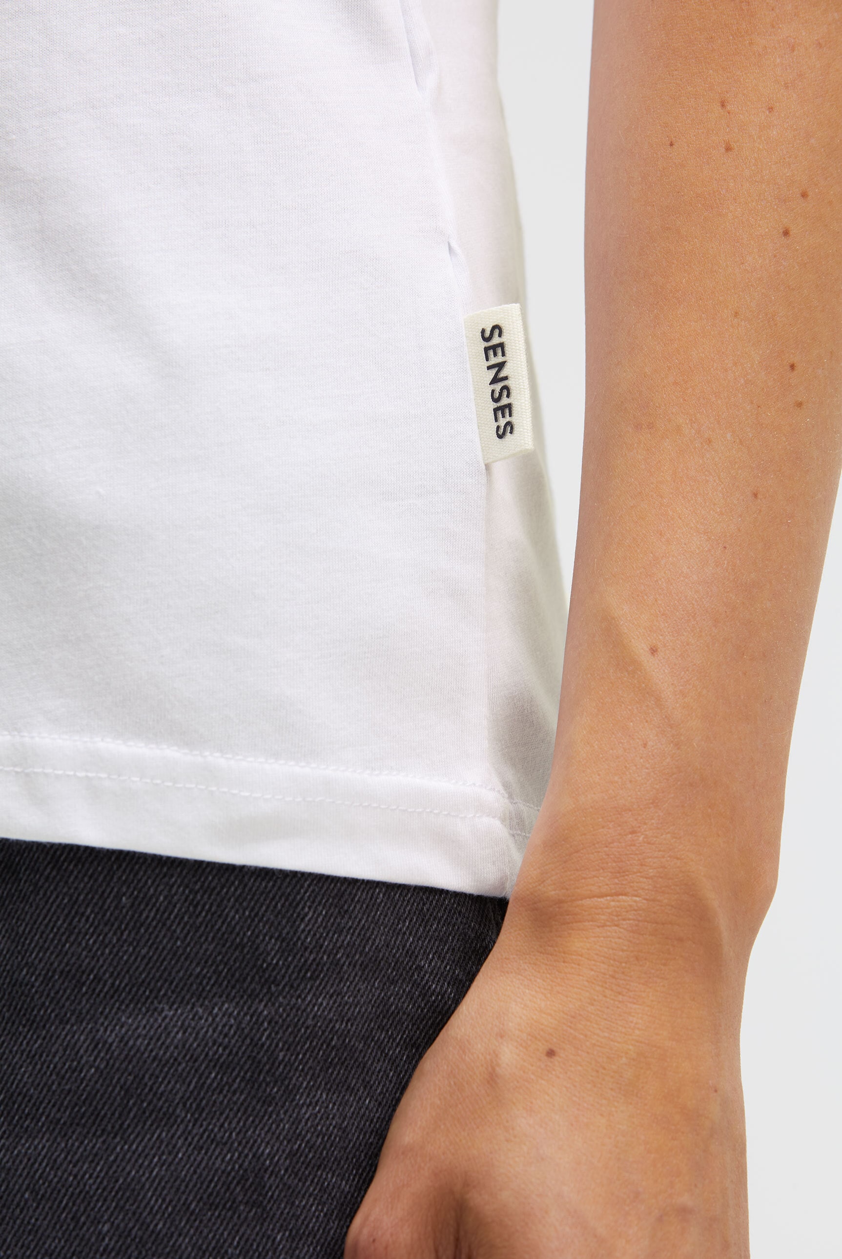 SENSES.THE LABEL V-Shirt, aus Baumwolle