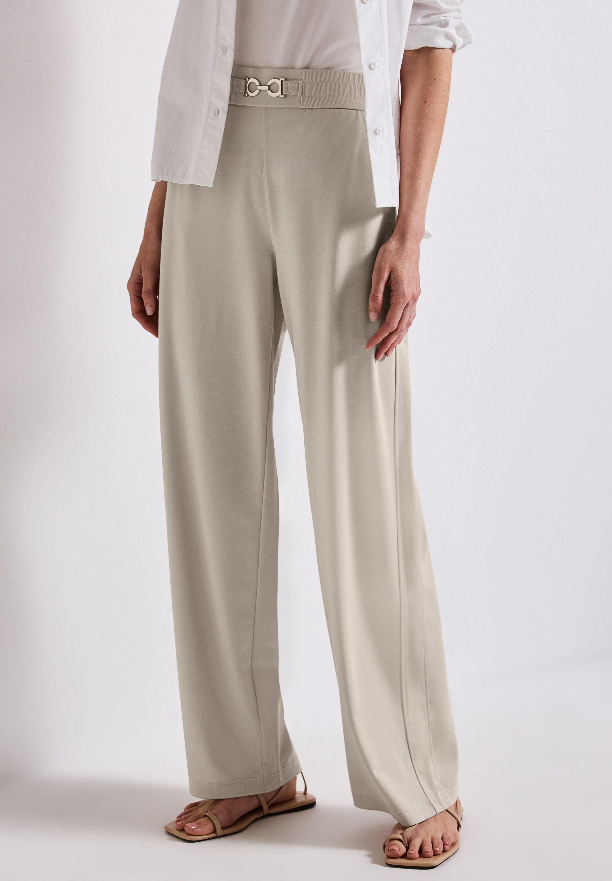 STREET ONE Stoffhose, mit schimmerndem Schnallendetail und weitem Bein günstig online kaufen