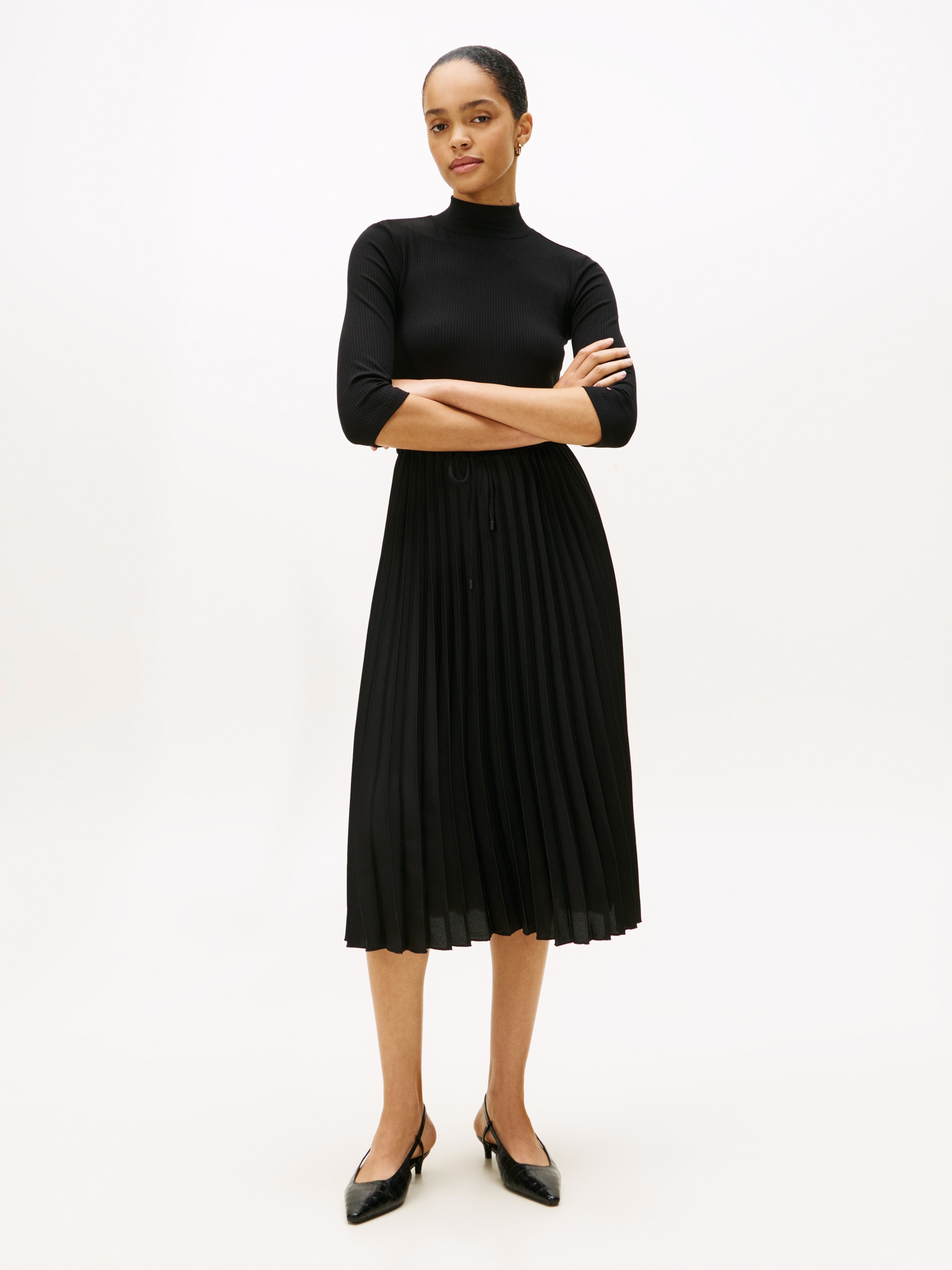 Tommy Hilfiger Midikleid "SLIM 5X2 RIB MIX MIDI DRS" Kunstfaser, slim fit, figurbetont, in gerippter Struktur