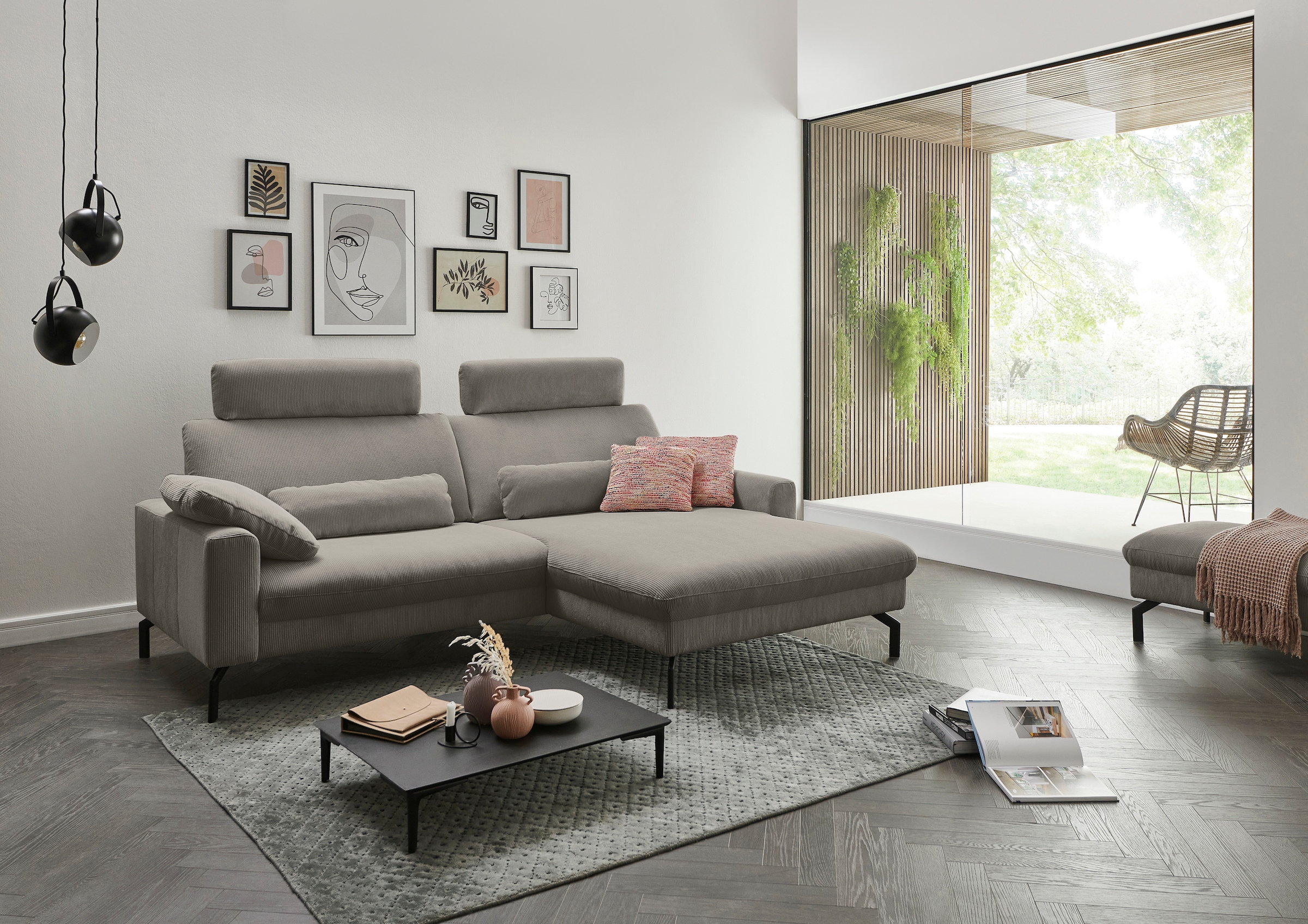 Die PlanBar Ecksofa "ZE-EM20028 L-Form, Breite 248 cm" wahlweise mit Kopfstützen und Sitztiefenverstellung