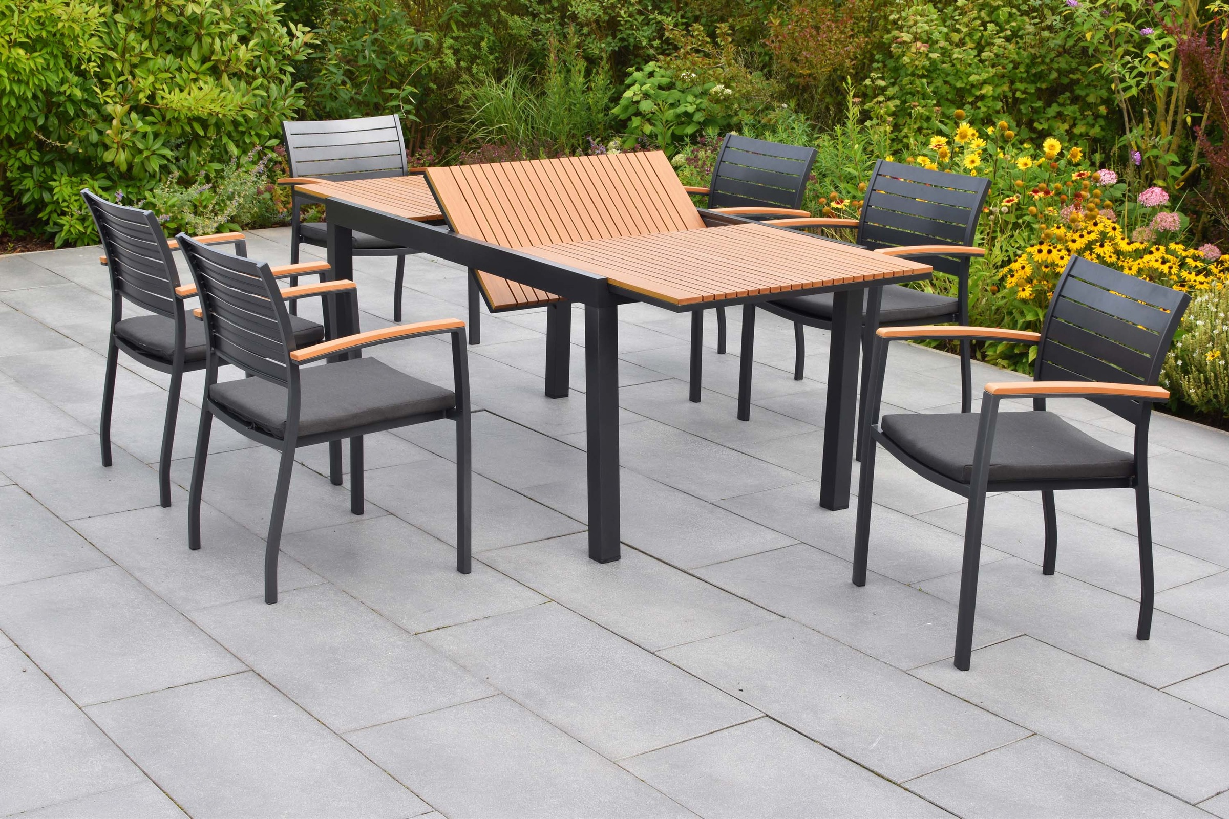 MERXX Garten-Essgruppe »Astros« Set, 13 tlg. inkl. 6 Stapelsessel, 6 Auflagen, 1 Ausziehtisch