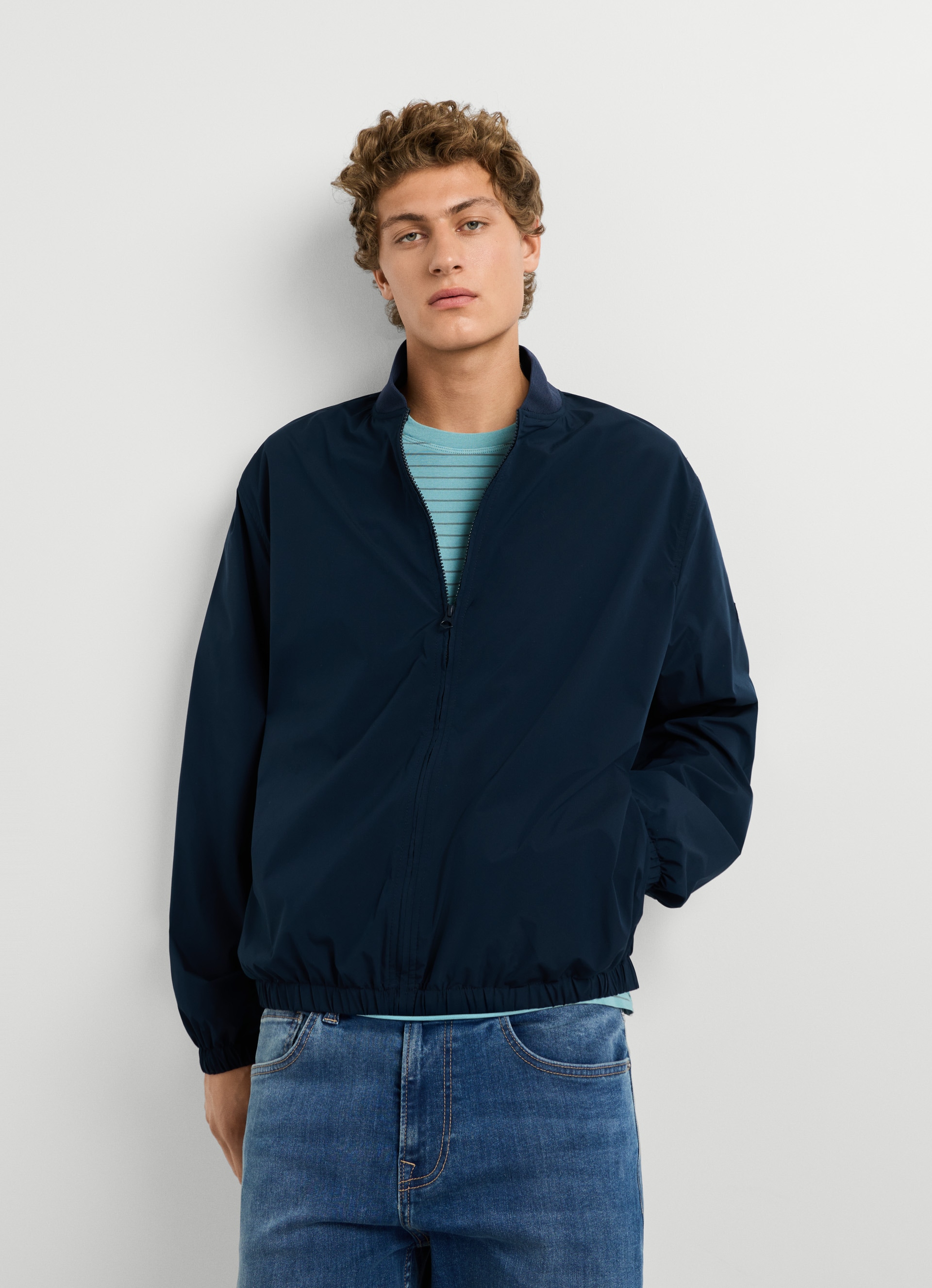 Pepe Jeans Bomberjacke "BELVEDERE" mit Stehkragen, Aufnäher