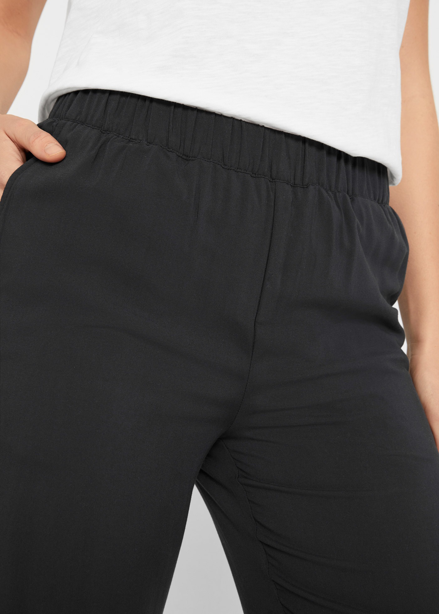 Bonprix Women's Pull-On Trousers Black Size 36 2