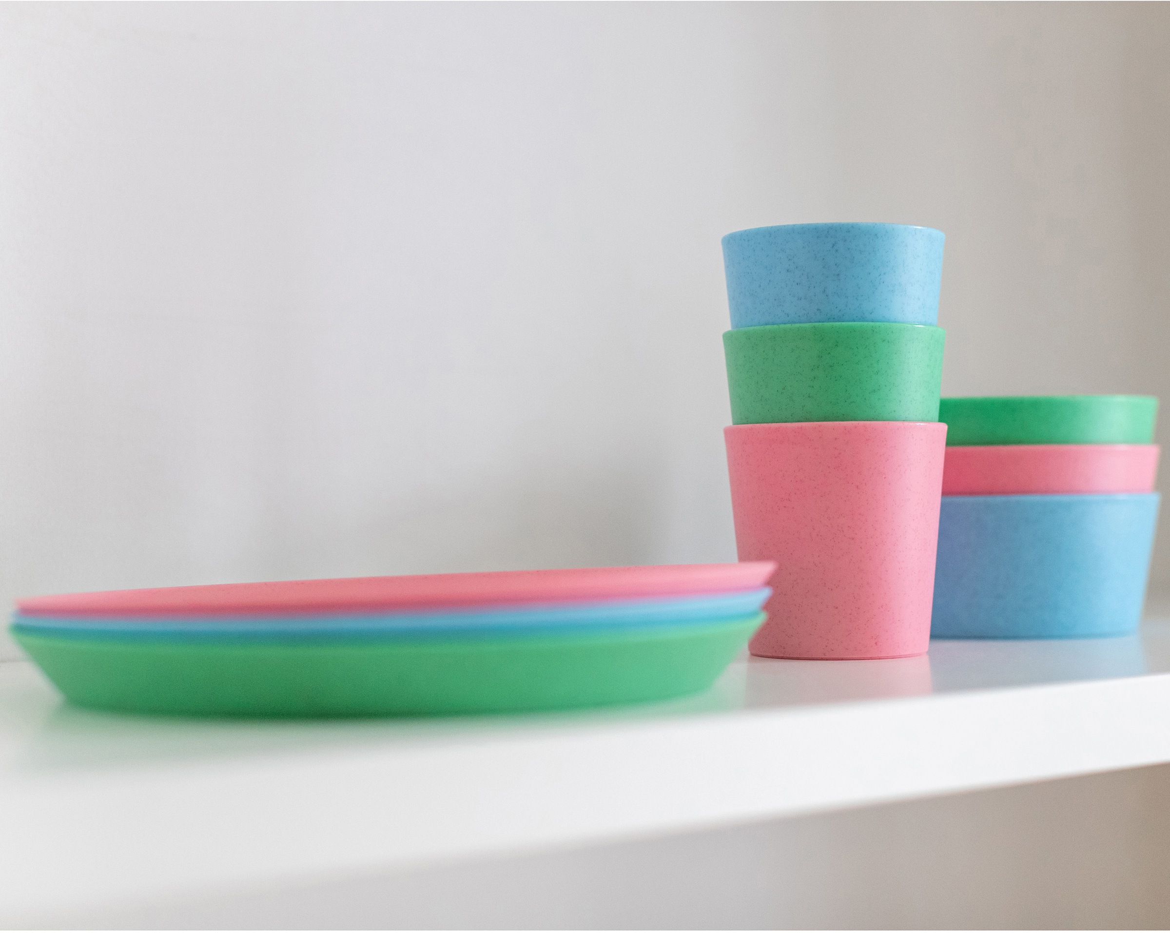 KOZIOL Kunststoffteller »CONNECT PLATE«, (Set, 4 St., 4x Kleiner Teller 205mm), 100% recycelbar,100% made in Germany, Ø 20,5 cm