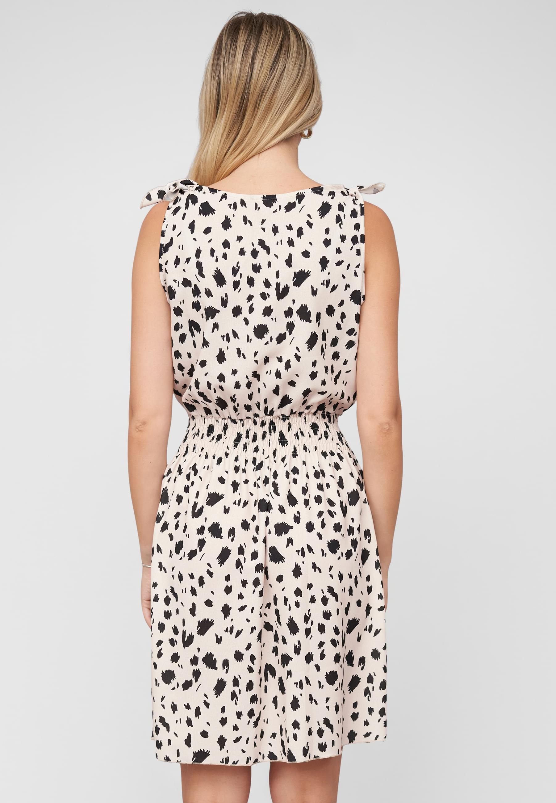 CLOUD 5IVE Shirtkleid »CLOUD 5IVE Dress with buttons and knot details animal print«, (1 tlg.)