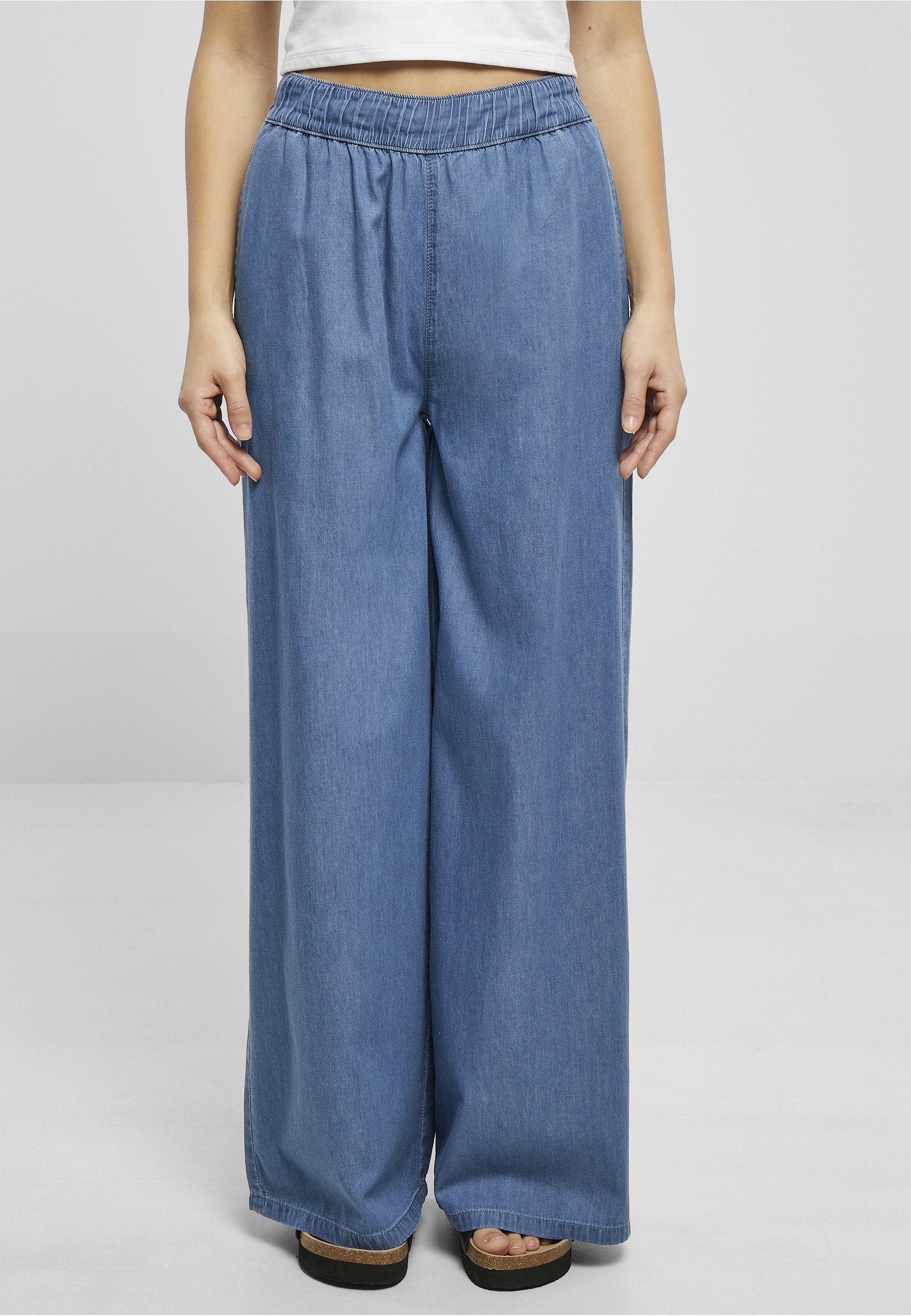 URBAN CLASSICS Bequeme Jeans »Urban Classics Damen Ladies Light Denim Wide Leg Pants« 1 Stk.