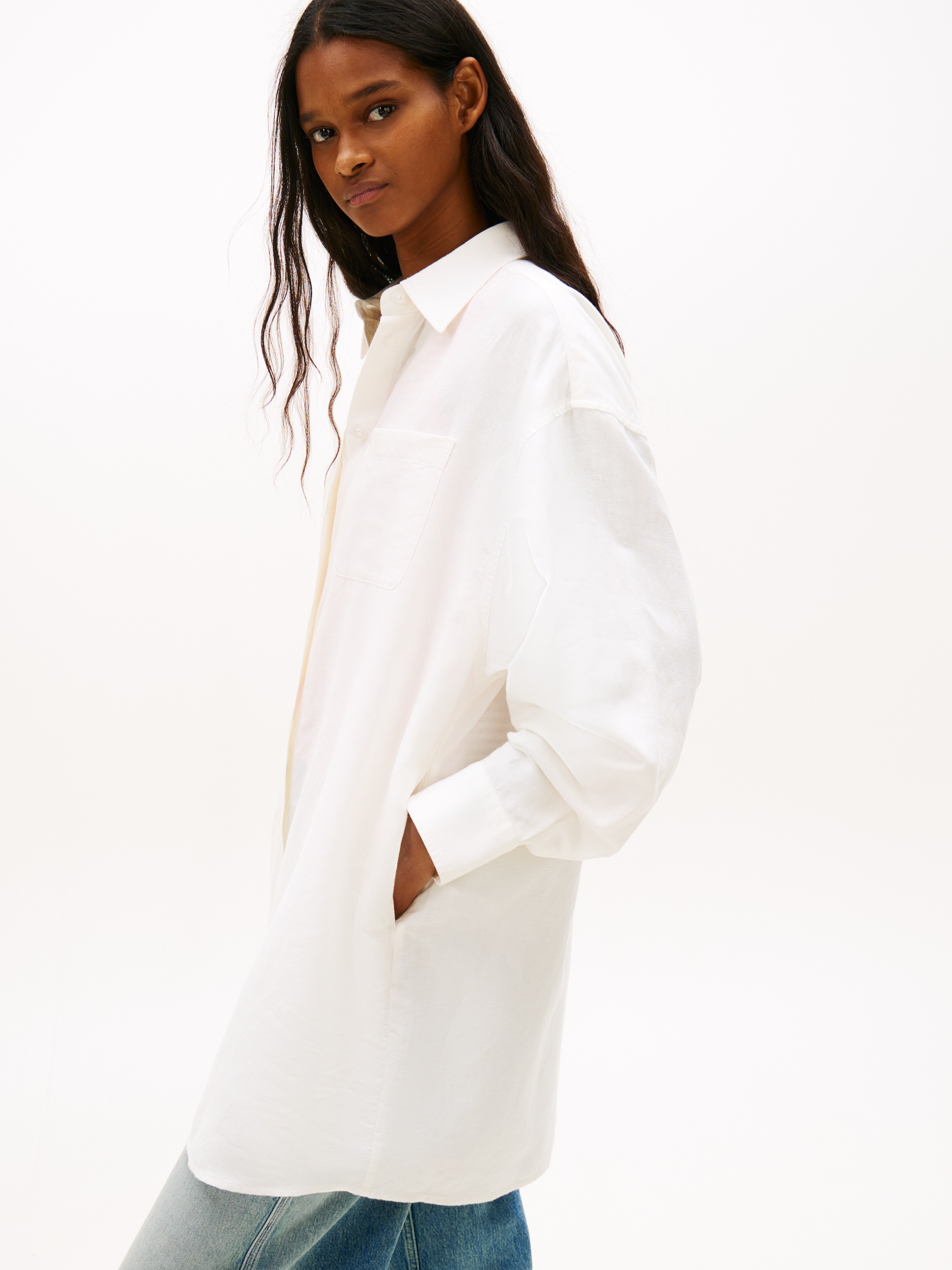 Tommy Jeans Hemdblusenkleid »TJW LINEN SHIRT DRESS EXT« Brusttasche | Eingrifftaschen Oversized, mit Knopfleiste