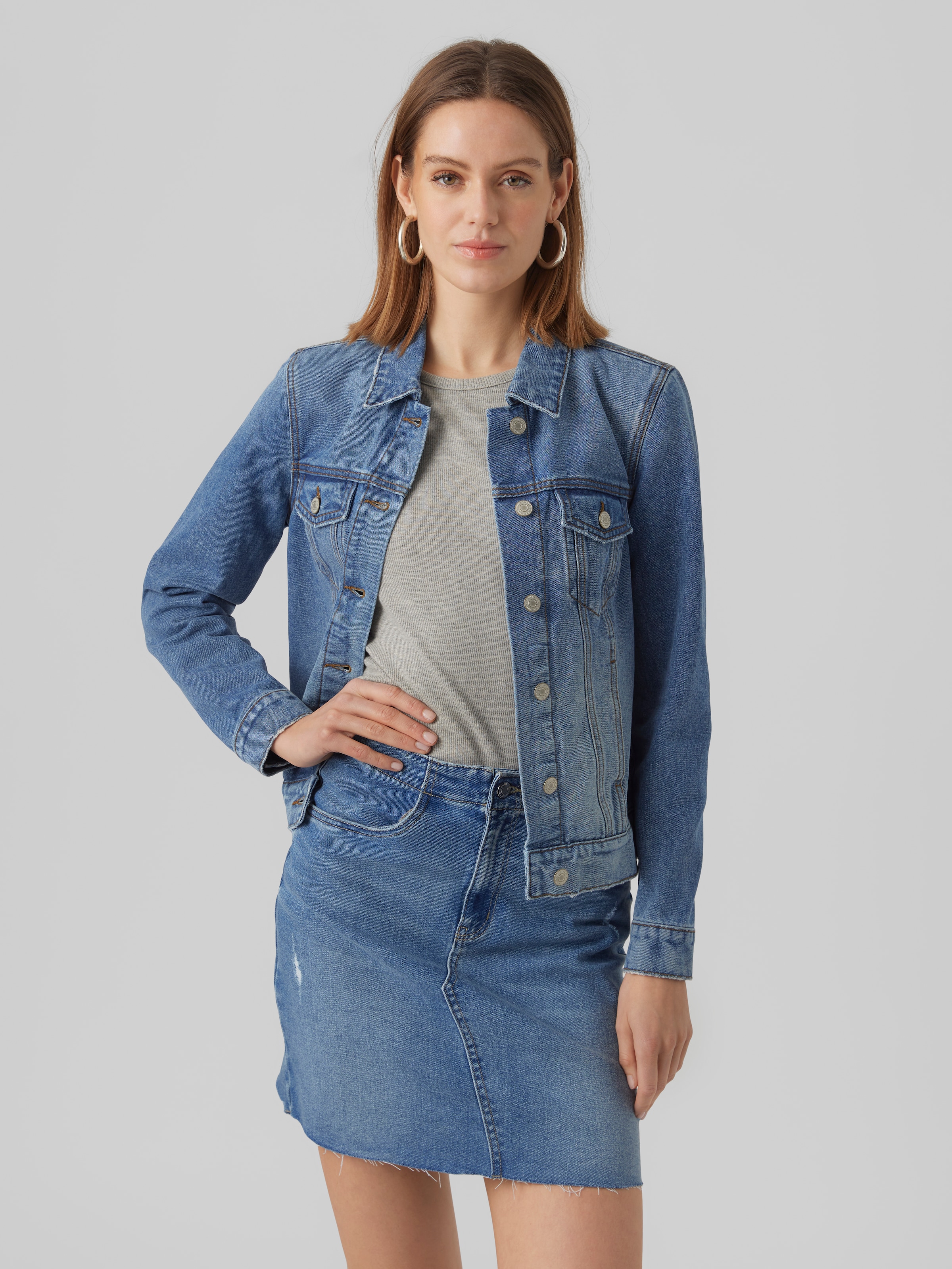 Jeansjacke »VMZORICA LS DENIM JACKET MIX NOOS«, mit leichten Destroyed Effekten